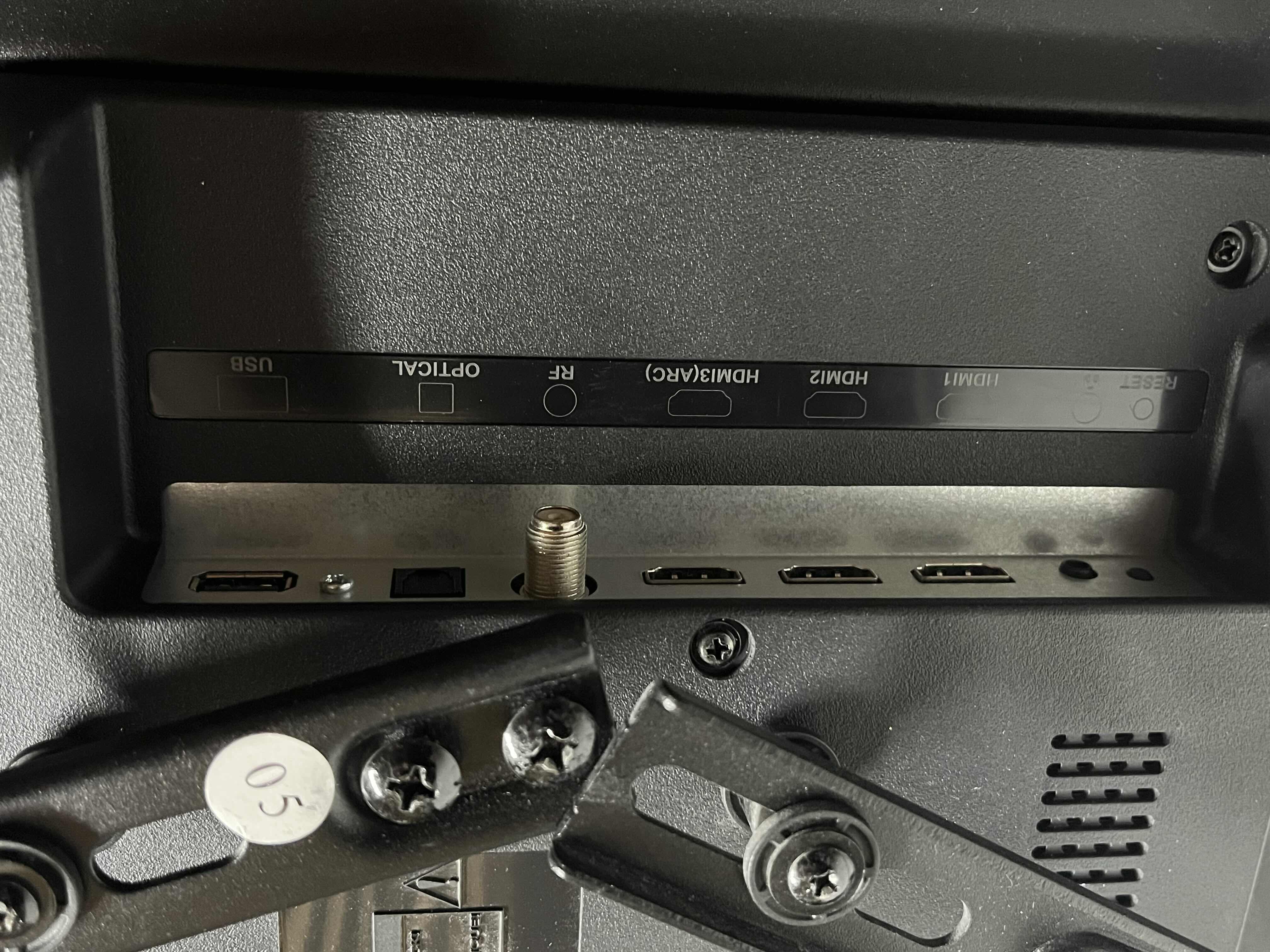 Photo 1 of ONN 32” CLASS ROKU SMART LED TV MODEL 100012589