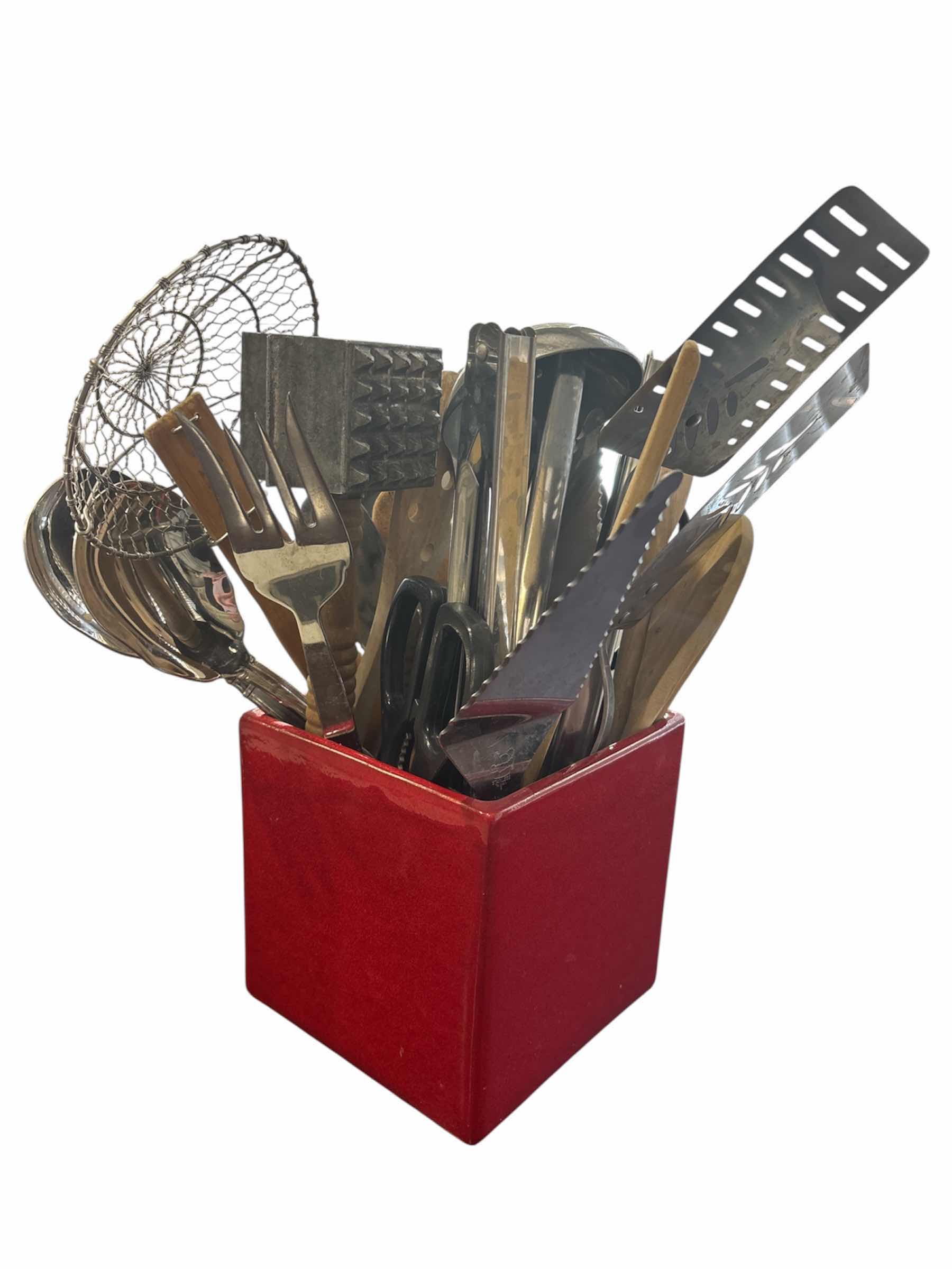 Photo 1 of UTENSIL HOLDER W MISC KITCHEN UTENSILS