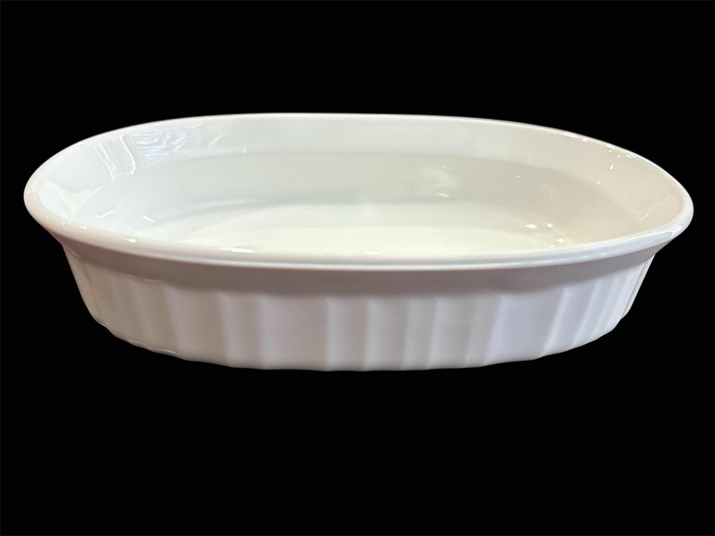 Photo 1 of BAKEWARE/CORNING WARE (3 PCS), GREAT GATHERINGS 8” SQUARE BAKING DISH, CORNING WARE WHITE OVAL SMALL CASSEROLE DISH 475 ml (F-15-B), VINTAGE CORNING WARE PETITE CORNFLOWER BLUE PAN 1.75 CUP (P-41-B)