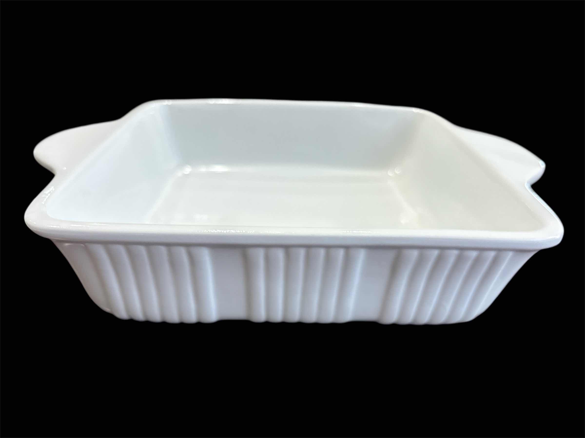 Photo 1 of BAKEWARE/CORNING WARE (3 PCS), GREAT GATHERINGS 8” SQUARE BAKING DISH, CORNING WARE WHITE OVAL SMALL CASSEROLE DISH 475 ml (F-15-B), VINTAGE CORNING WARE PETITE CORNFLOWER BLUE PAN 1.75 CUP (P-41-B)