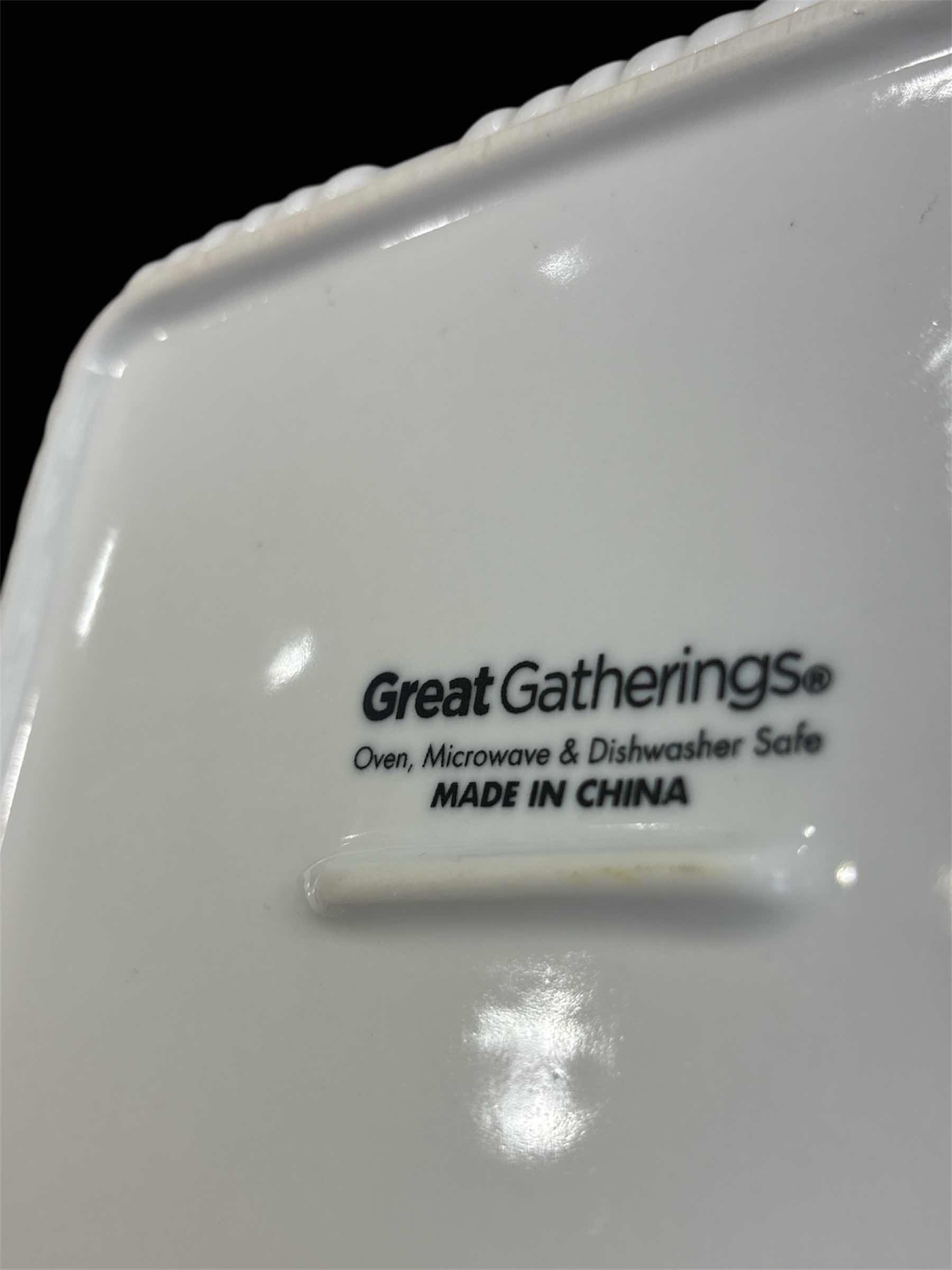 Photo 1 of BAKEWARE/CORNING WARE (3 PCS), GREAT GATHERINGS 8” SQUARE BAKING DISH, CORNING WARE WHITE OVAL SMALL CASSEROLE DISH 475 ml (F-15-B), VINTAGE CORNING WARE PETITE CORNFLOWER BLUE PAN 1.75 CUP (P-41-B)