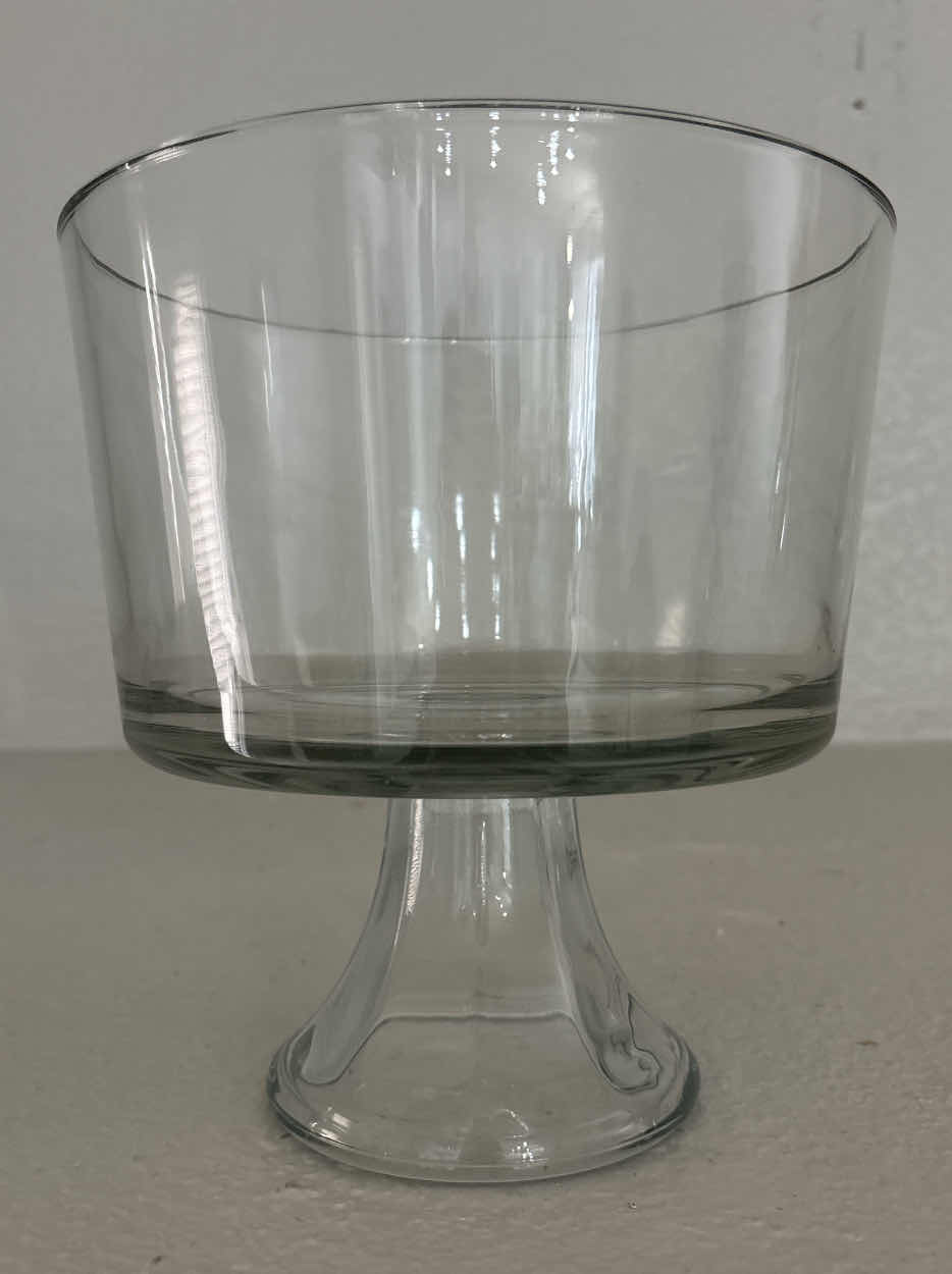 Photo 1 of ANCHOR HOCKING PRESENCE TRIFLE FOOTED DESSERT BOWL, CLEAR 8.75” X 8”