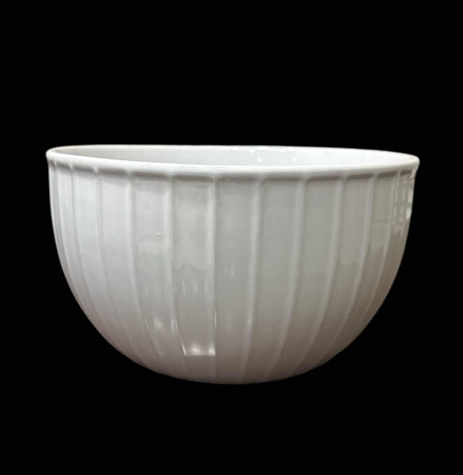 Photo 1 of CALIFORNIA PANTRY POTTERY 7.25” RIDGED SMALL MIXING/SERVING BOWL, WHITE (LC603746)