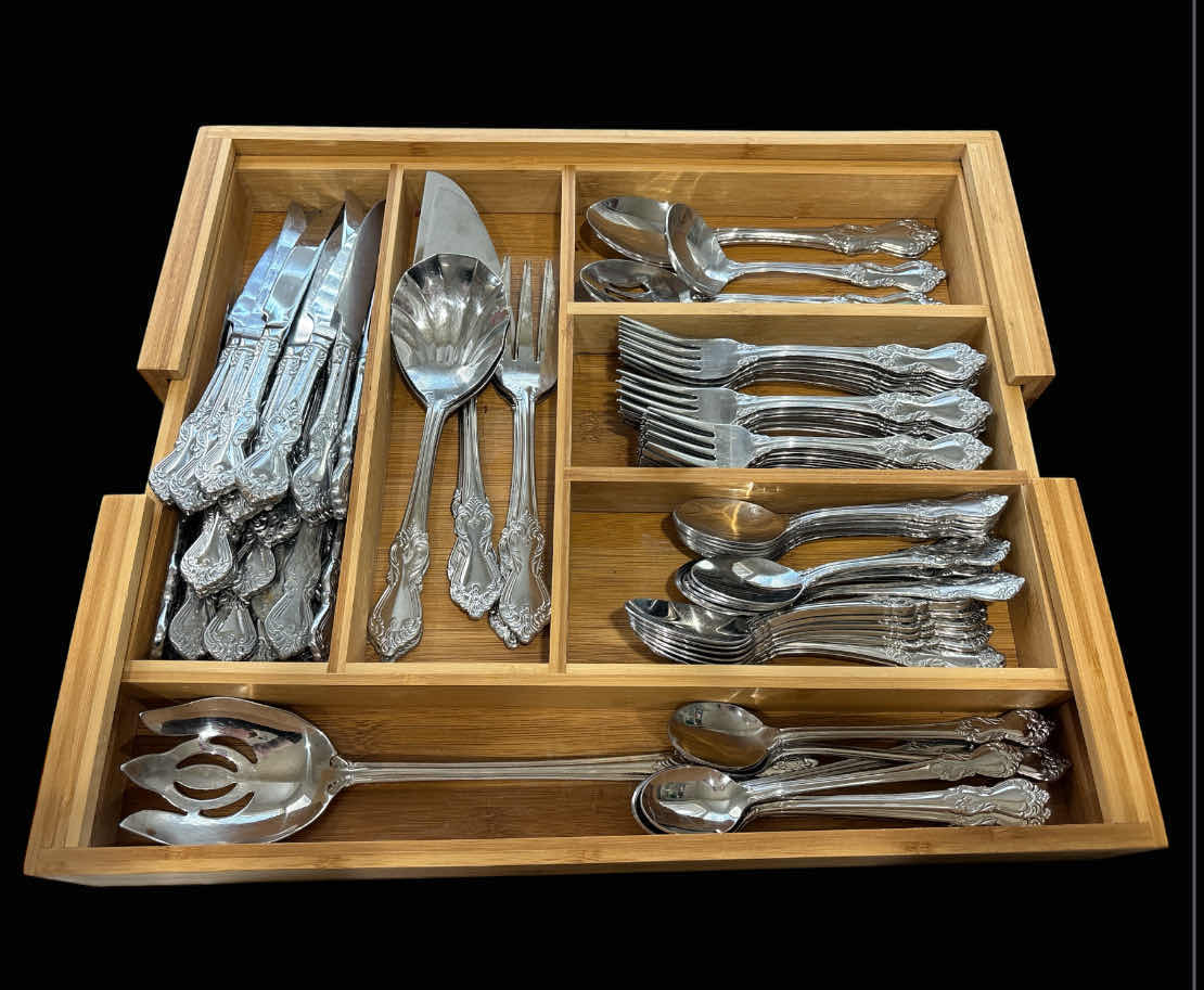 Photo 1 of REED & BARTON DUCHESS OF MARLBOROUGH STAINLESS HERITAGE MINT SILVERWARE/ SERVING SET (108 PCS) & BAMBOO EXPANDABLE CUTLERY/UTENSIL DRAWER ORGANIZER