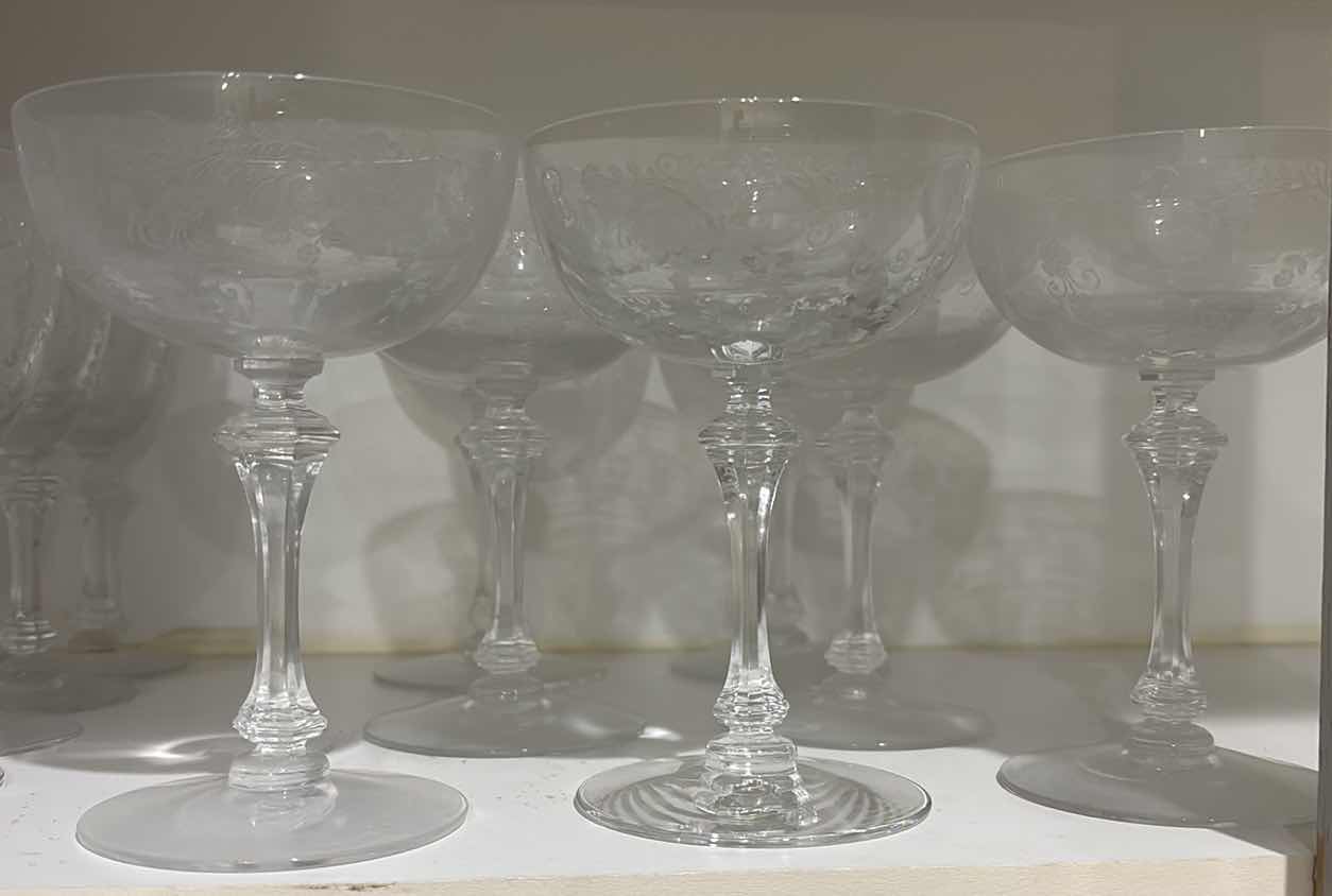 Photo 1 of SPRINGTIME COLLECTION BY TIFFIN-FRANCISCAN CHAMPAGNE GLASSES 5.25”, SET OF 7