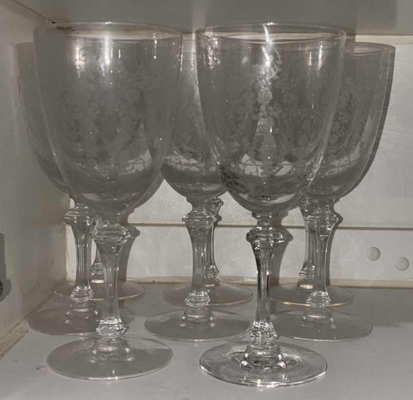 Photo 1 of SPRINGTIME COLLECTION BY TIFFIN-FRANCISCAN WATER GOBLET GLASSES 7.5”, SET OF 8