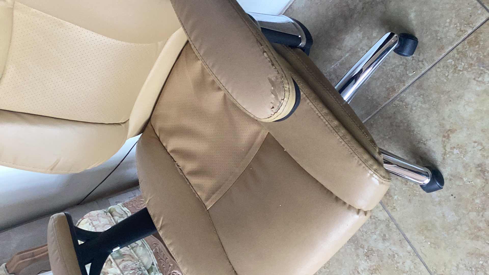 Photo 1 of LEATHER OFFICE CHAIR