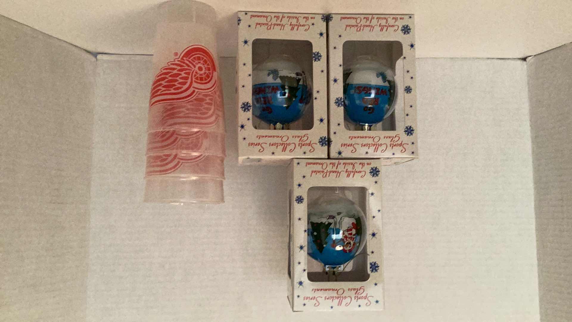 Photo 1 of DETROIT RED WINGS XMAS ORNAMENT (3) SET OF TUMBLERS
