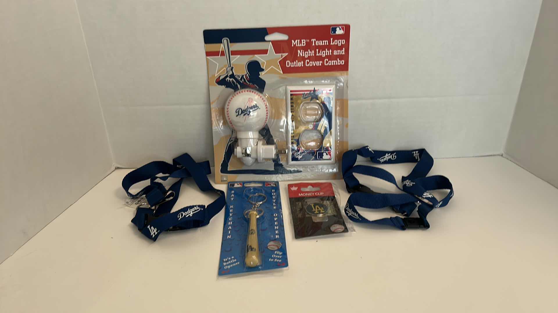 Photo 1 of MLB BASEBALL FAN GEAR - LOS ANGELES DODGERS 