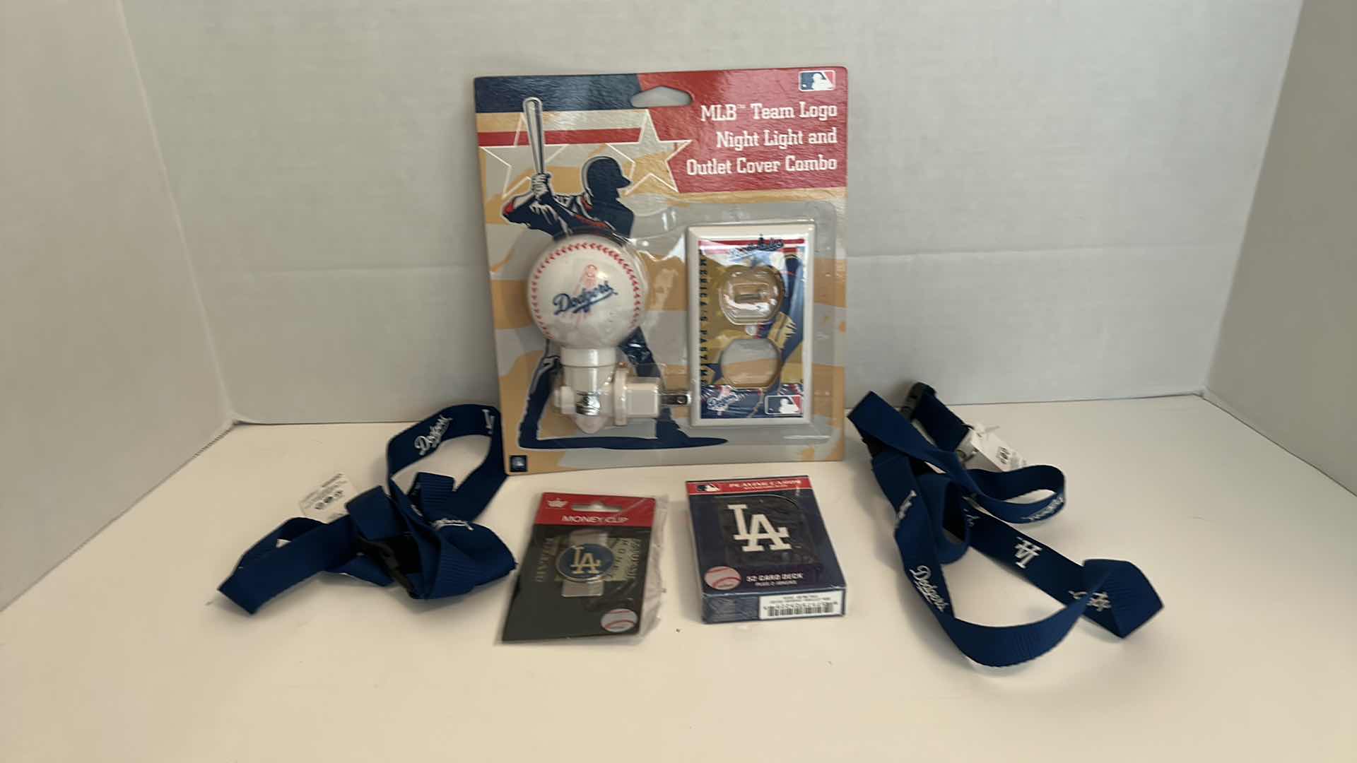 Photo 1 of MLB BASEBALL FAN GEAR - LOS ANGELES DODGERS 