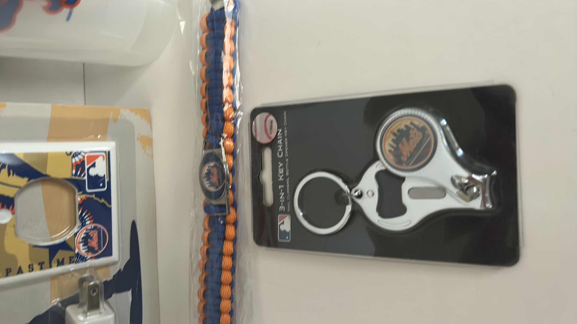 Photo 1 of MLB BASEBALL FAN GEAR - NEW YORK METS