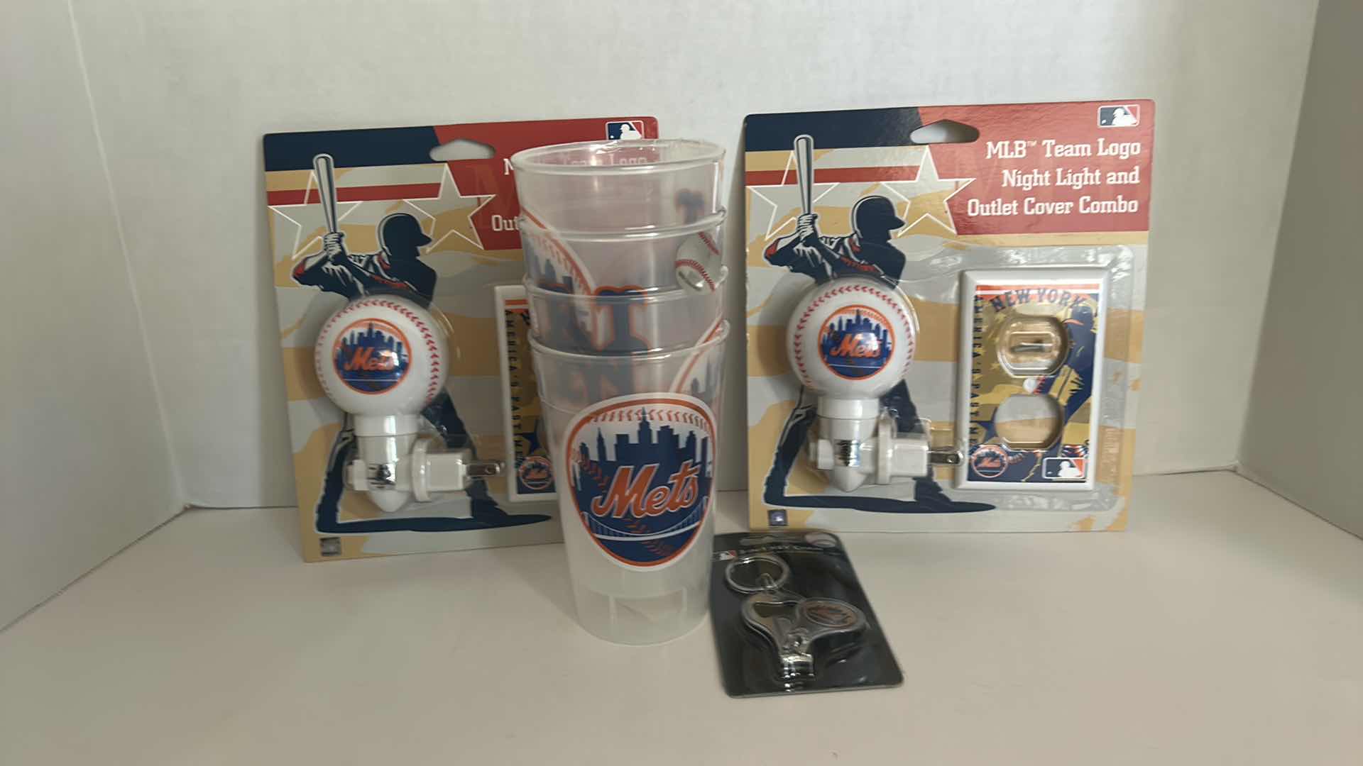 Photo 1 of MLB BASEBALL FAN GEAR - NEW YORK METS