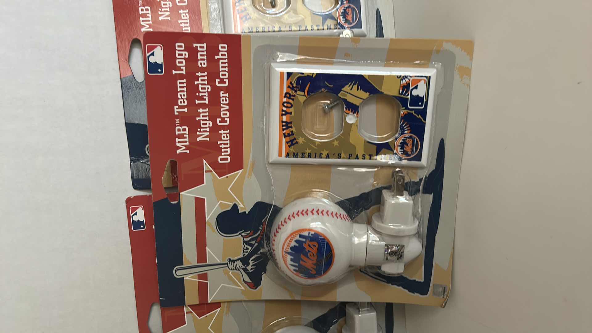 Photo 1 of MLB BASEBALL FAN GEAR - NEW YORK METS