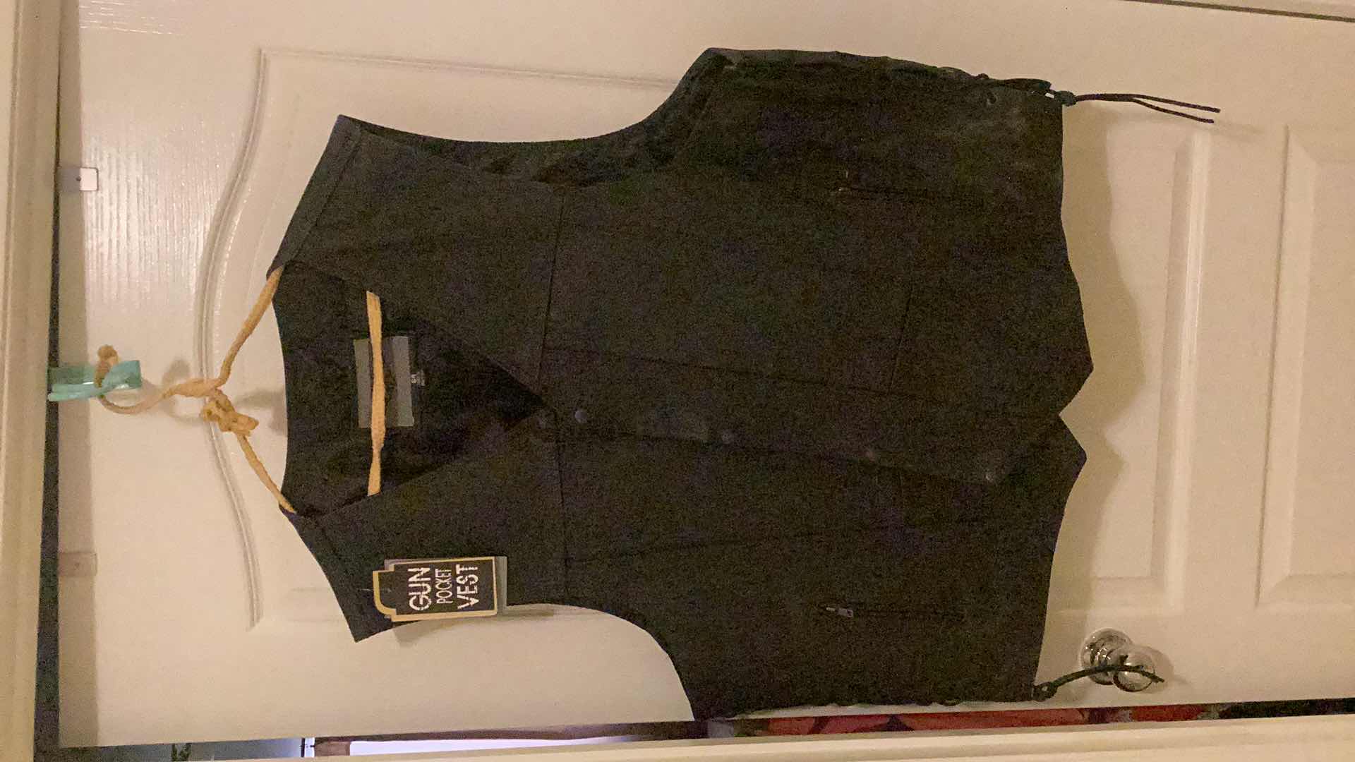 Photo 1 of MENS DREAM APPAREL LEATHER GUN POCKET VEST BRAND NEW SIE 64