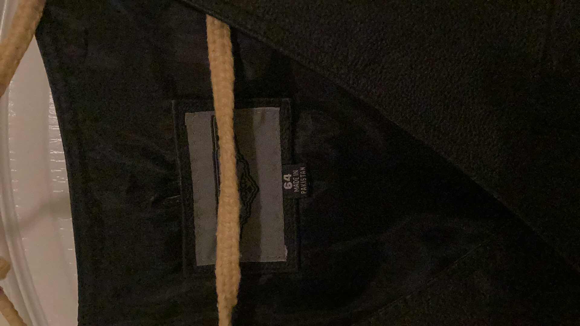 Photo 2 of MENS DREAM APPAREL LEATHER GUN POCKET VEST BRAND NEW SIE 64