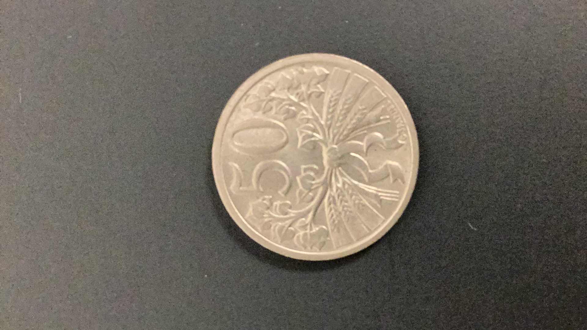 Photo 1 of 1923 CZECHOSLOVAKIA 1 KORUNA