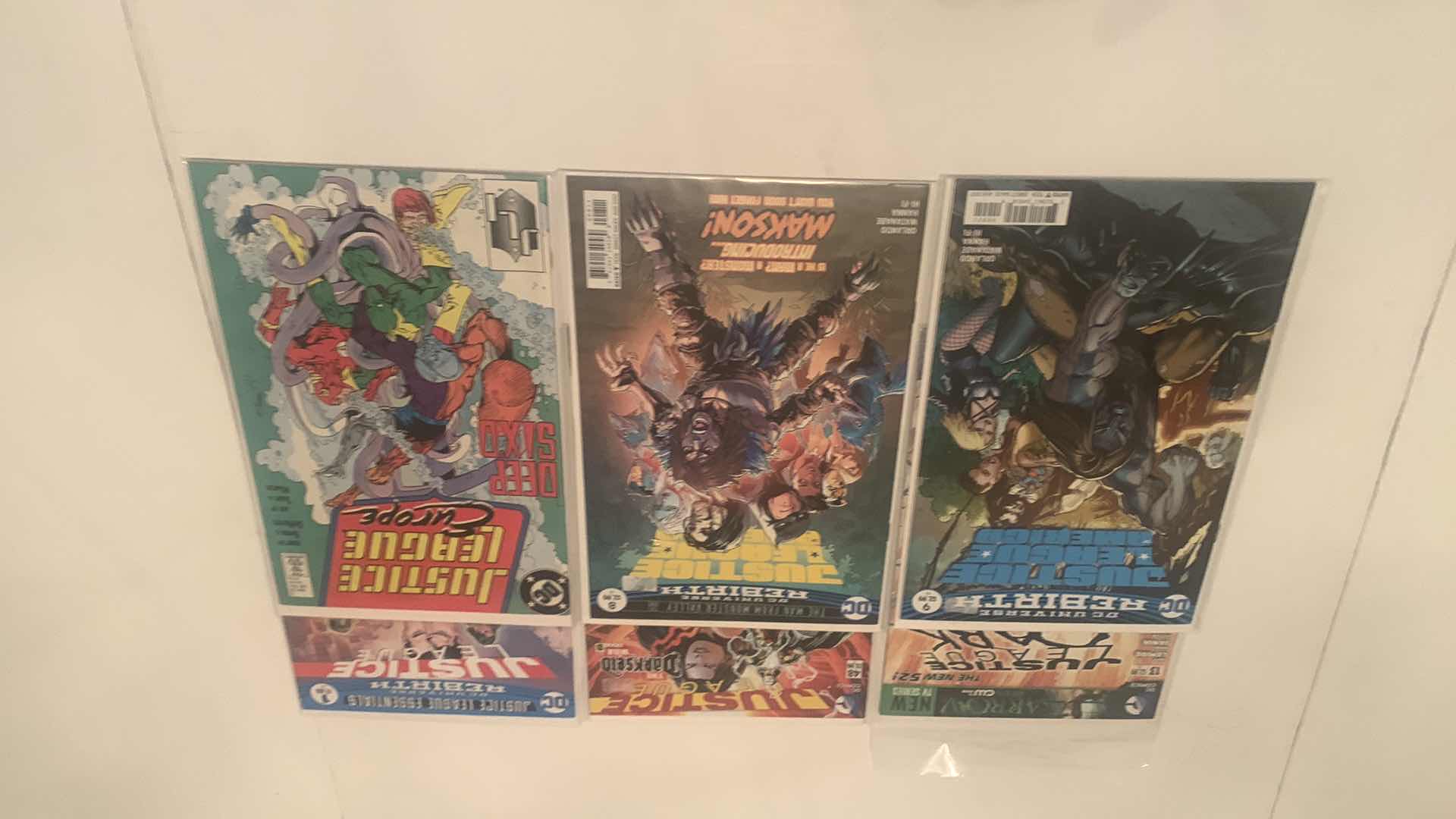 Photo 2 of 9- DC COMICS JUSTICE LEAGUE