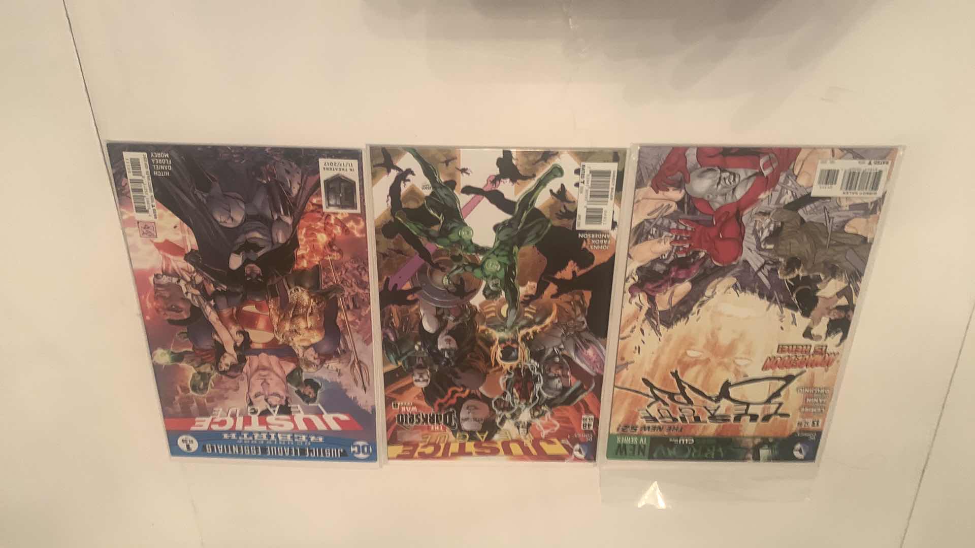 Photo 3 of 9- DC COMICS JUSTICE LEAGUE