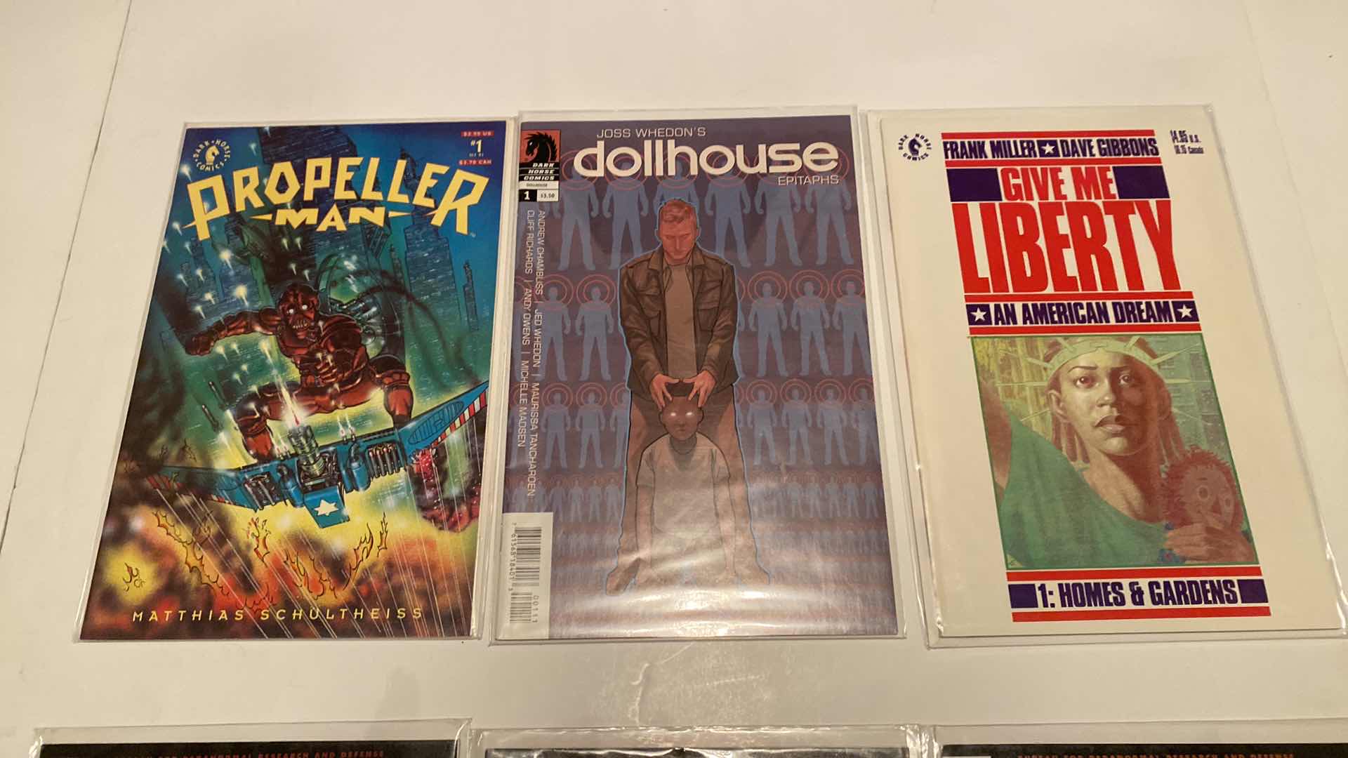 Photo 1 of 8-ASSORTED DARK HORSE COMICS