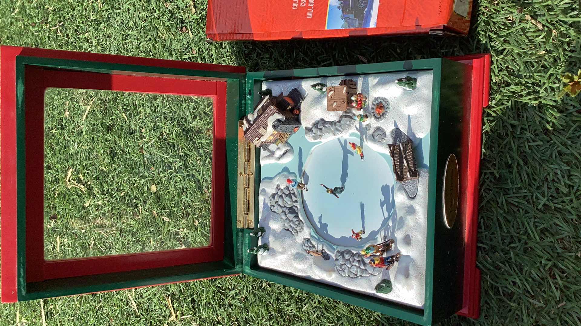 Photo 1 of CHRISTMAS DECORATIONS MUSIC BOX WORKS