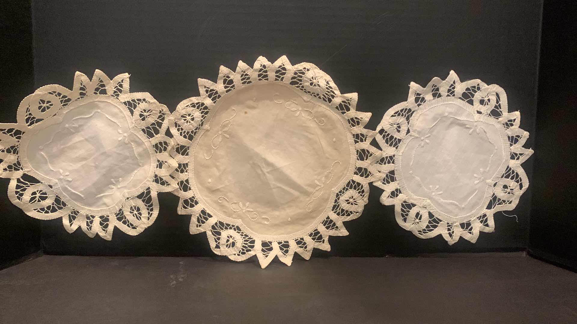 Photo 1 of VINTAGE DOILIES, 8 PIECES