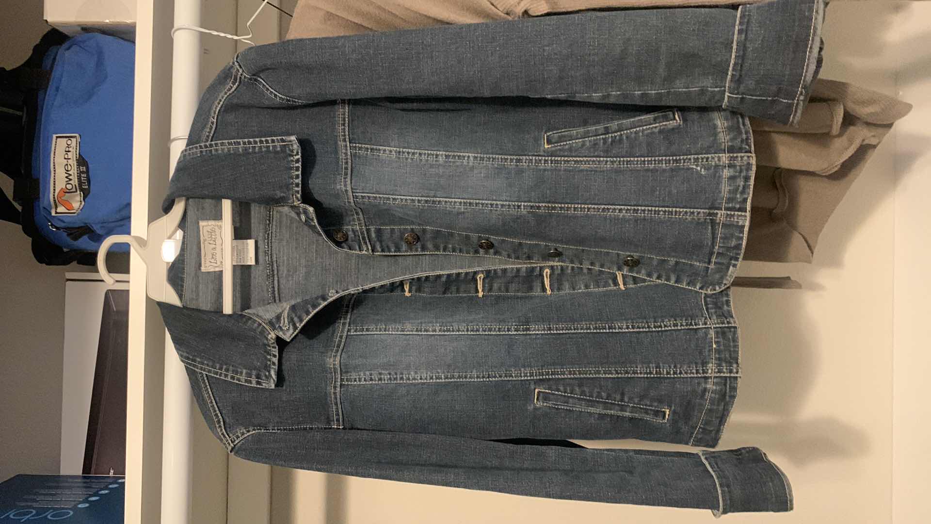 Photo 1 of 10 PIECES OF WOMENS CLOTHING (MOSTLY SMALLS AND SIZE 4)