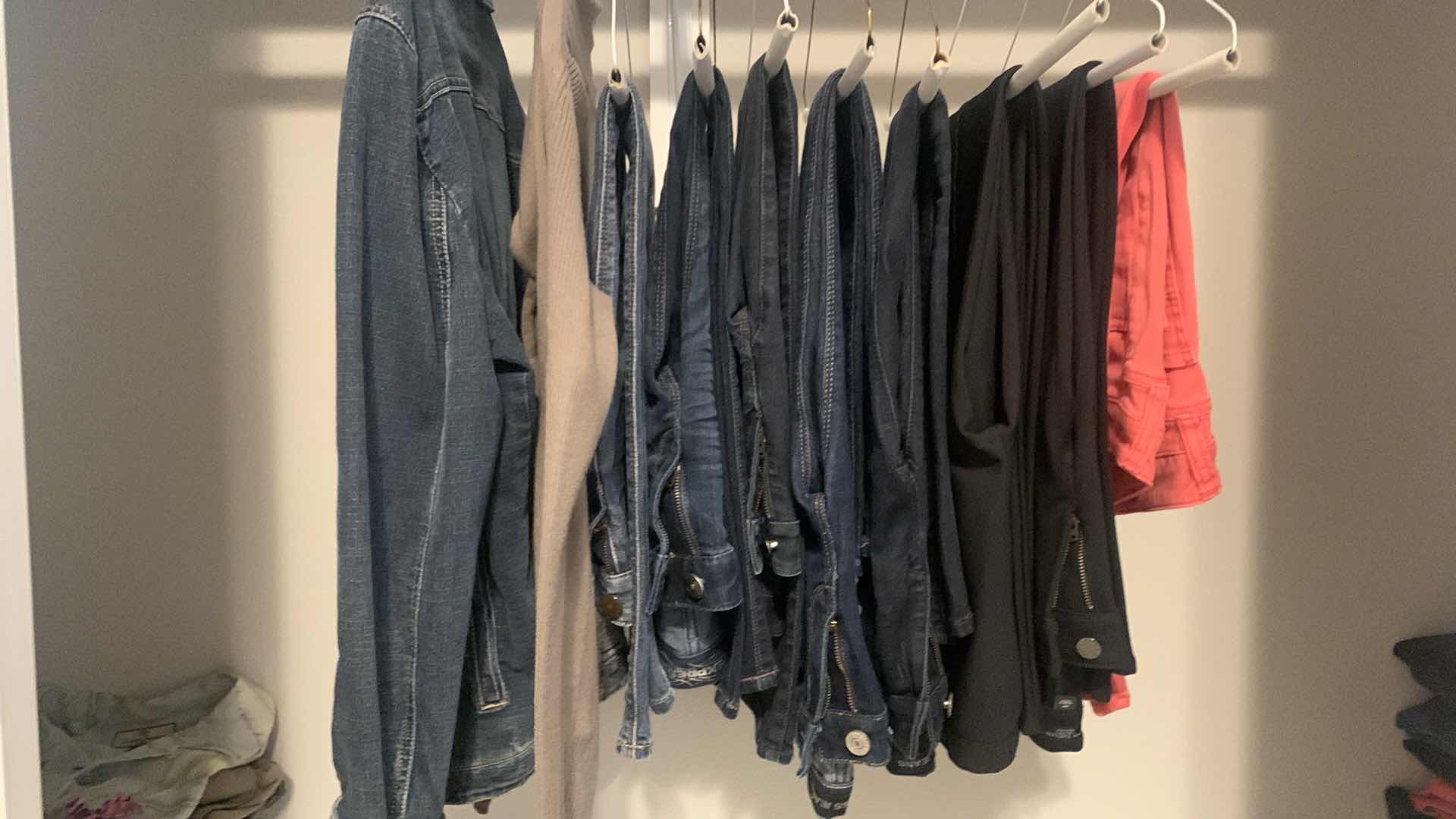 Photo 1 of 10 PIECES OF WOMENS CLOTHING (MOSTLY SMALLS AND SIZE 4)