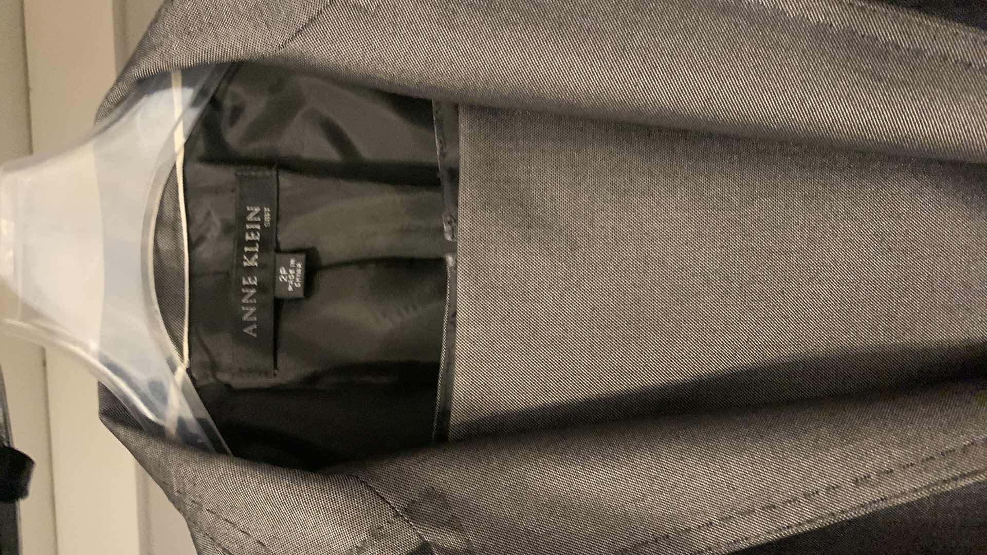 Photo 1 of WOMENS DESIGNER 3 PC CLOTHING SET, SIZE 2 P