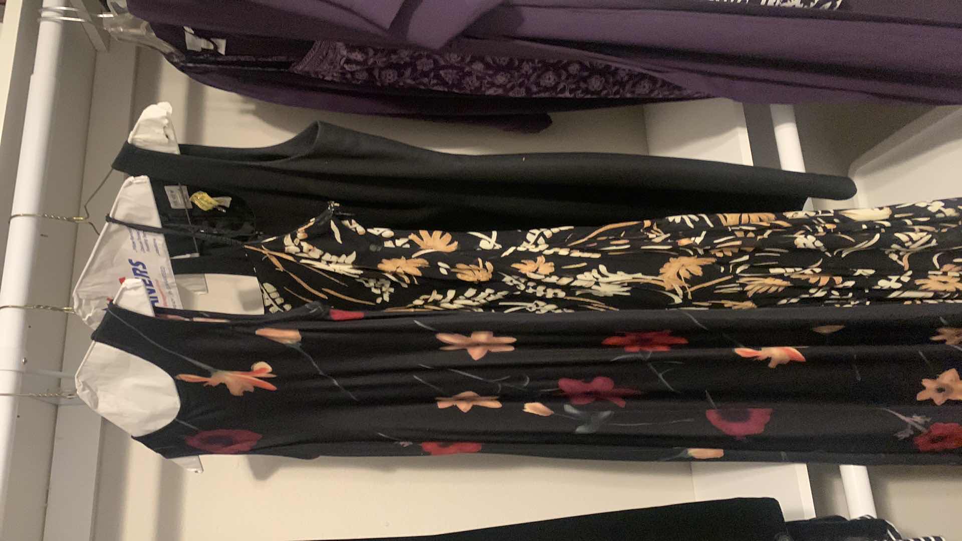 Photo 6 of 11 PIECES WOMENS CLOTHING ( MOSTLY SIZE SM XS)