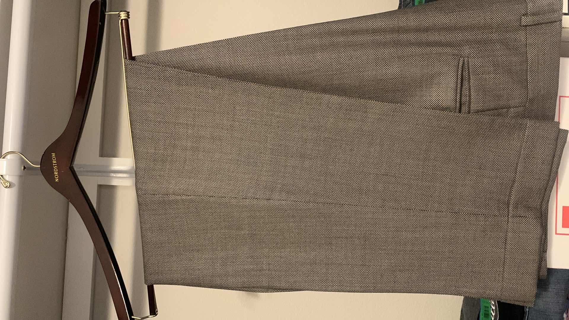 Photo 1 of MENS DESIGNER JOSEPH ABBOUD 100% WOOL 
SUIT