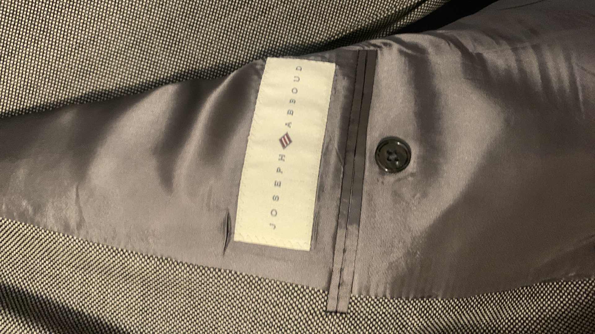 Photo 1 of MENS DESIGNER JOSEPH ABBOUD 100% WOOL 
SUIT