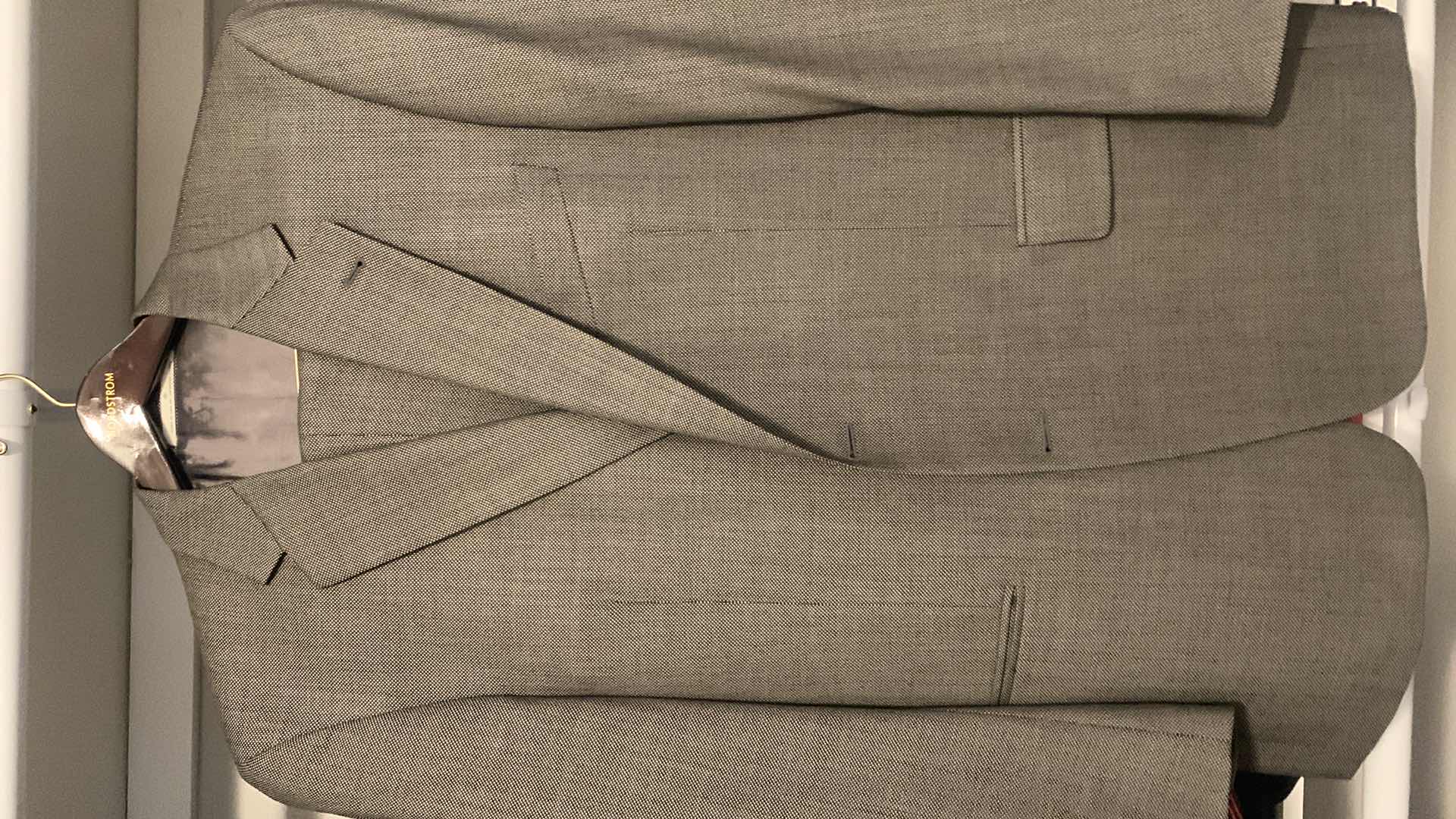 Photo 1 of MENS DESIGNER JOSEPH ABBOUD 100% WOOL 
SUIT