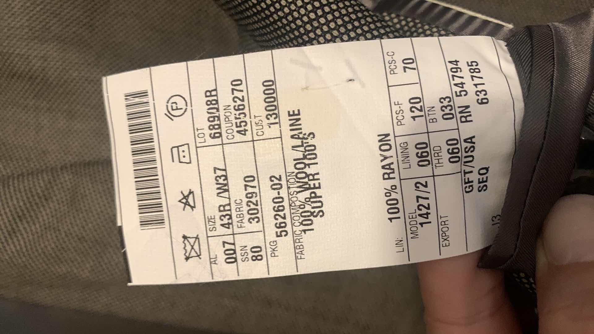 Photo 1 of MENS DESIGNER JOSEPH ABBOUD 100% WOOL 
SUIT