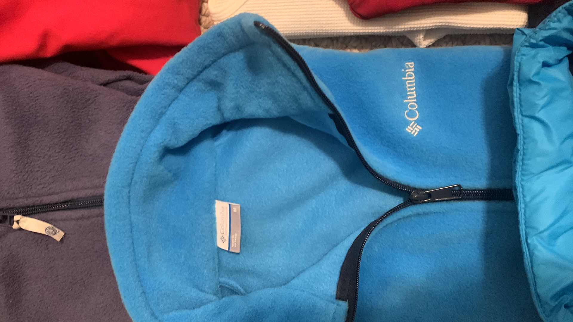 Photo 6 of WOMENS 10 PIECE CLOTHING ASSORTMENT (MOSTLY SIZE SMALL)