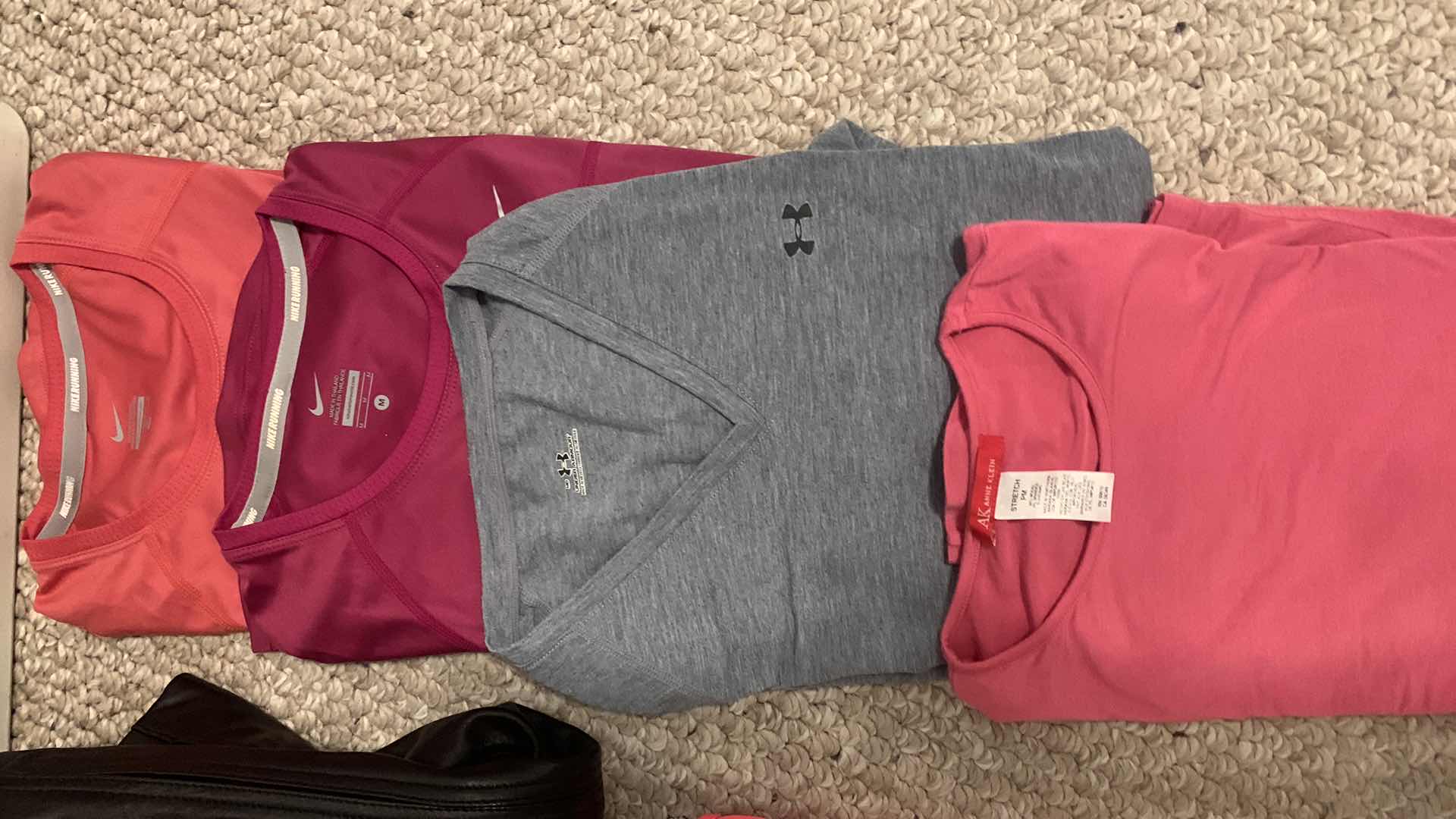 Photo 1 of WOMENS CLOTHING, 10 PIECES, SIZE PETITE S-M