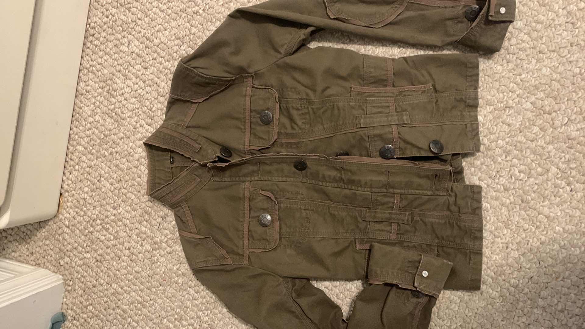 Photo 5 of WOMENS CLOTHING, 10 PIECES, SIZE PETITE S-M