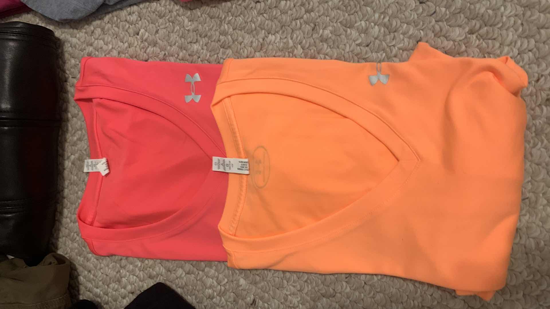 Photo 2 of WOMENS CLOTHING, 10 PIECES, SIZE PETITE S-M