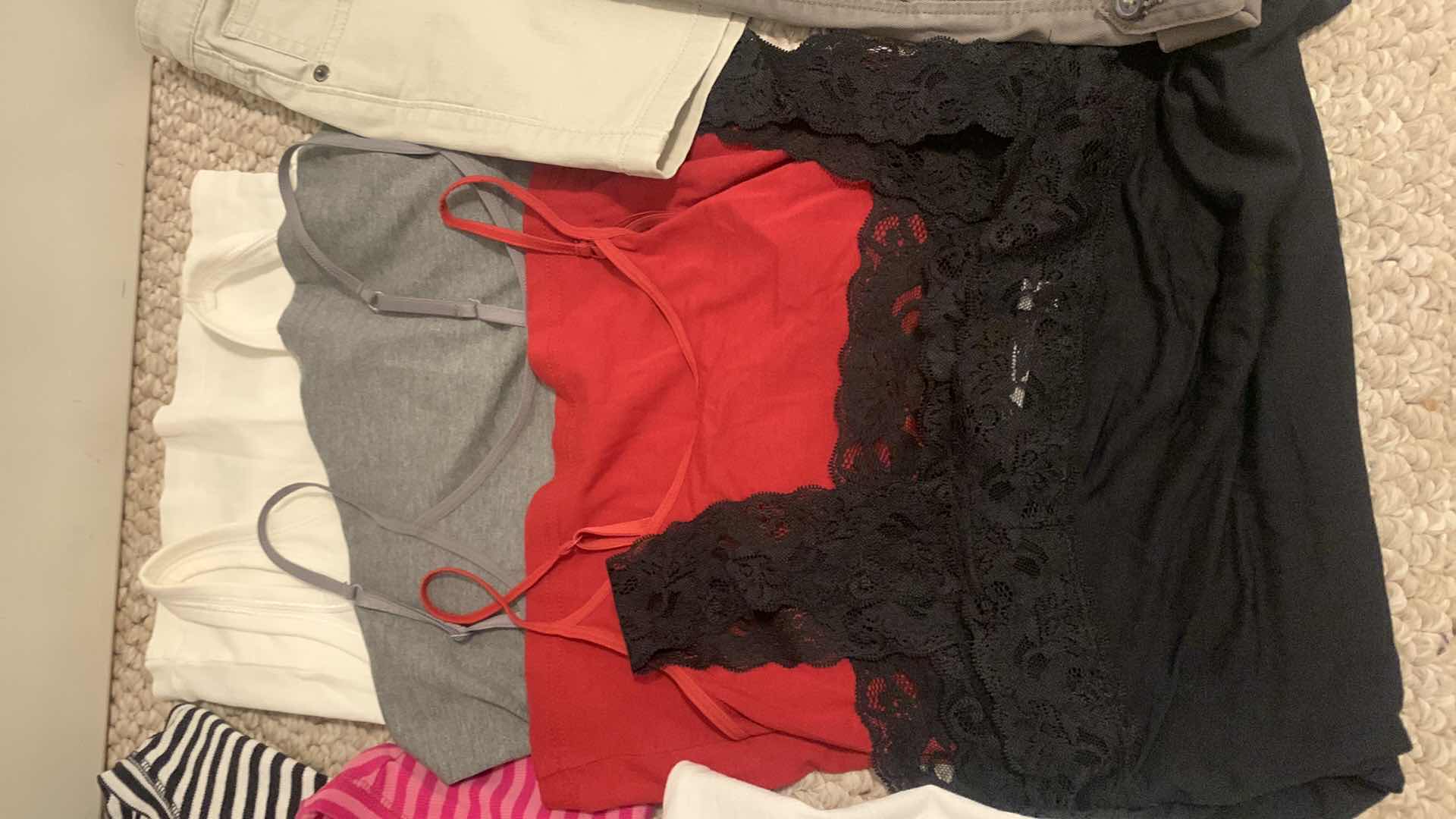 Photo 3 of WOMENS CLOTHING, 10 PIECES SIZE S-M