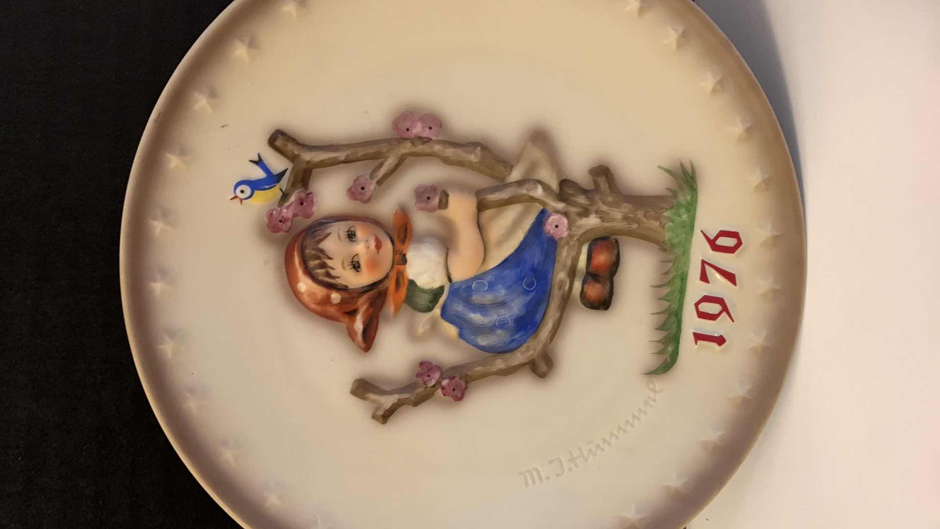 Photo 1 of 5 - GOEBEL HUMMEL COLLECTIBLE PLATES