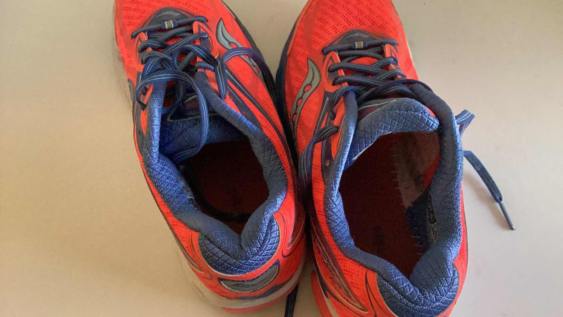 Photo 1 of SAUCONY WOMENS POWER GRID RUNNING SHOES SIZE 8