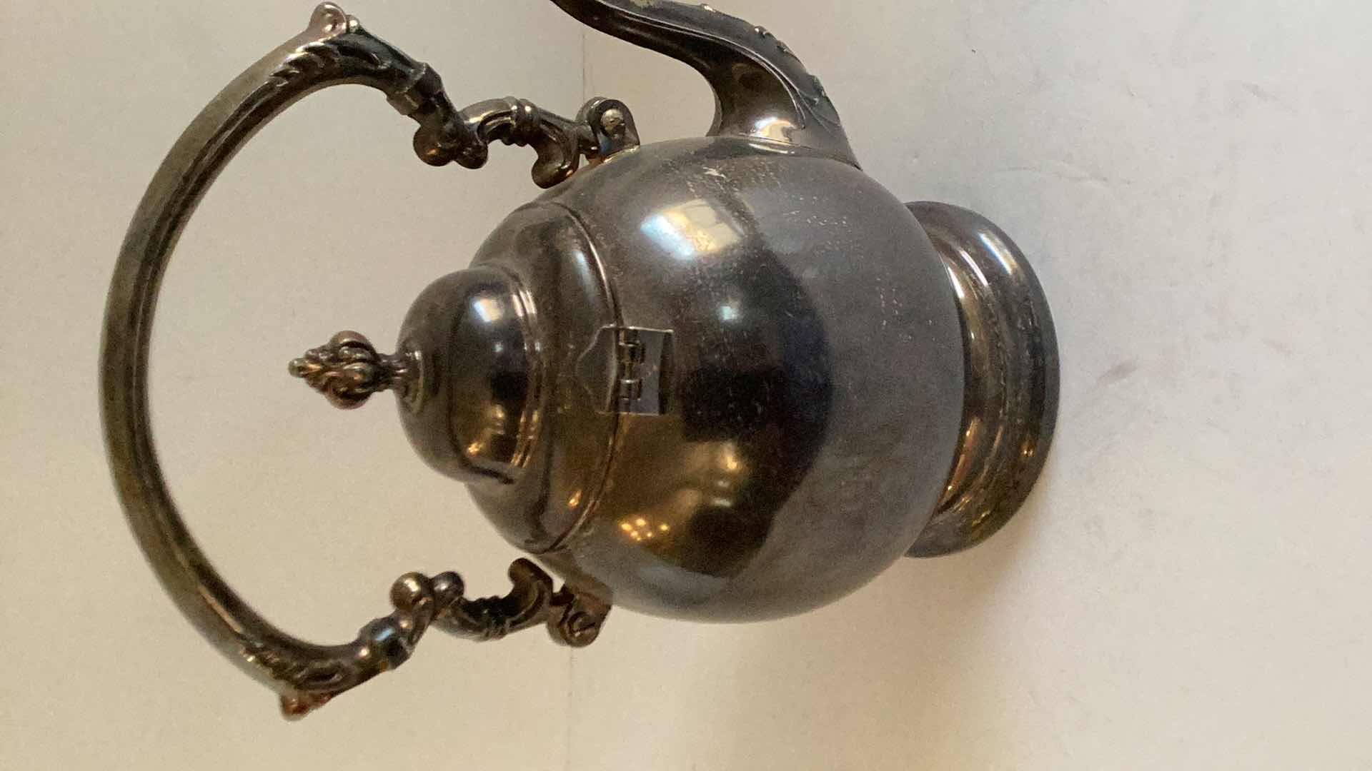 Photo 1 of VINTAGE SHERIDAN TAUNTON SILVER PLATED TEA/COFFEE POT