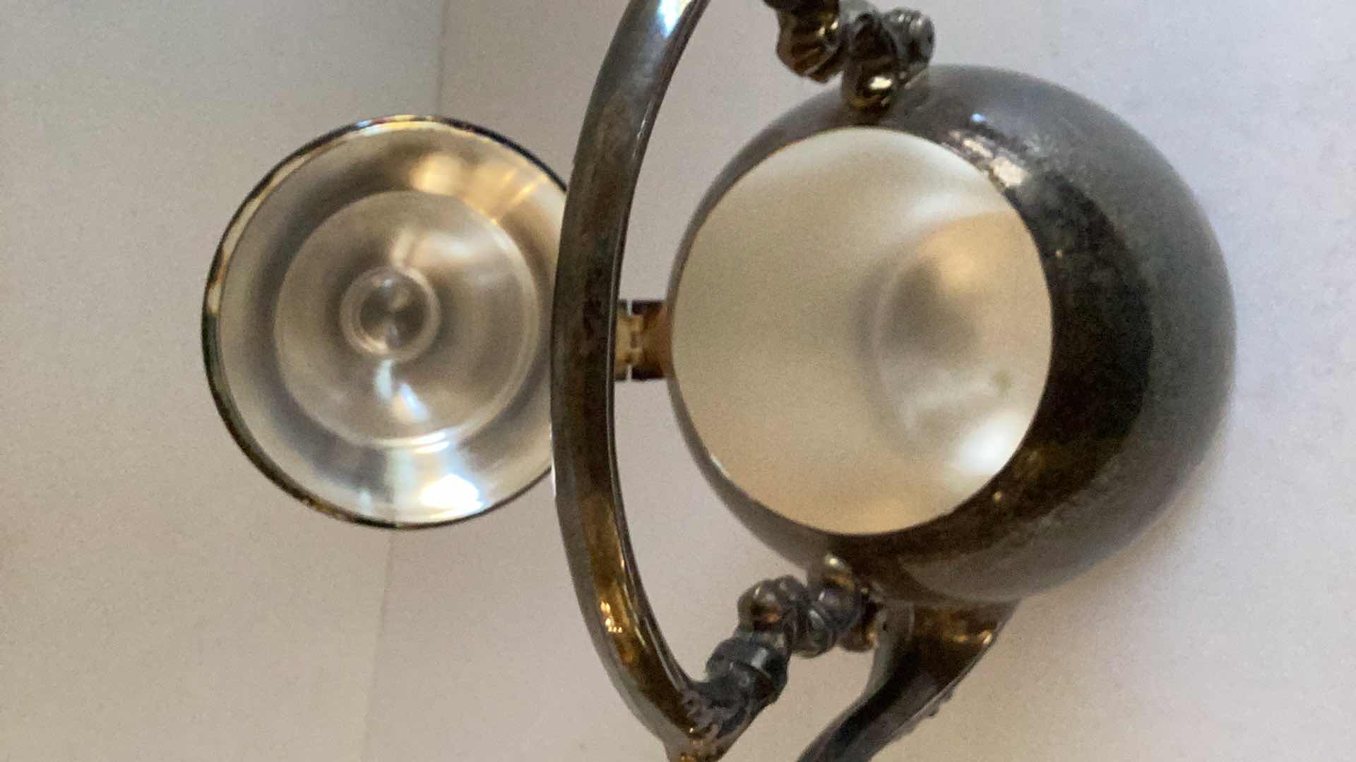 Photo 1 of VINTAGE SHERIDAN TAUNTON SILVER PLATED TEA/COFFEE POT