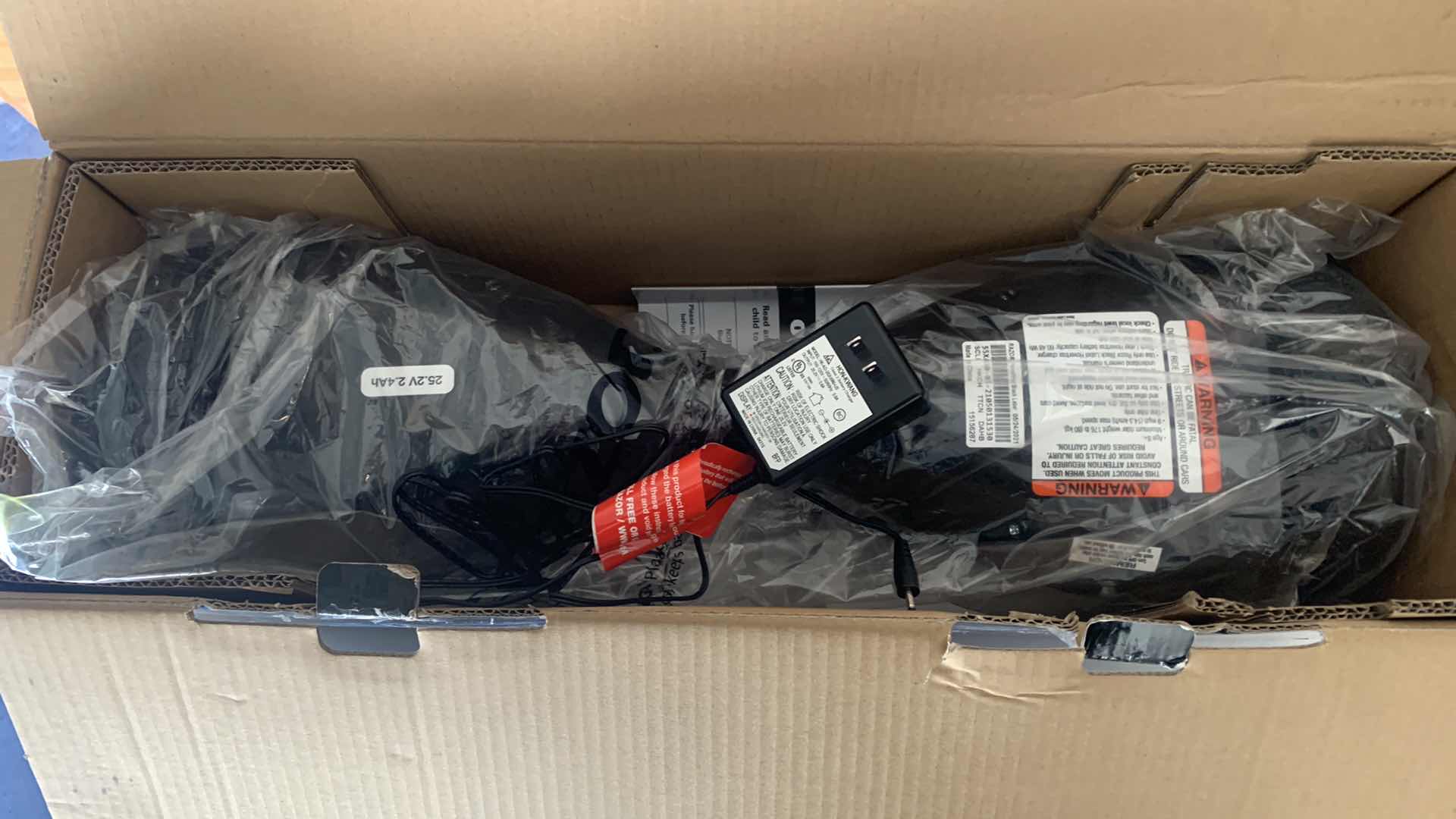 Photo 4 of RAZOR HOVERTRAX SMART BALANCING ELECTRIC SCOOTER (