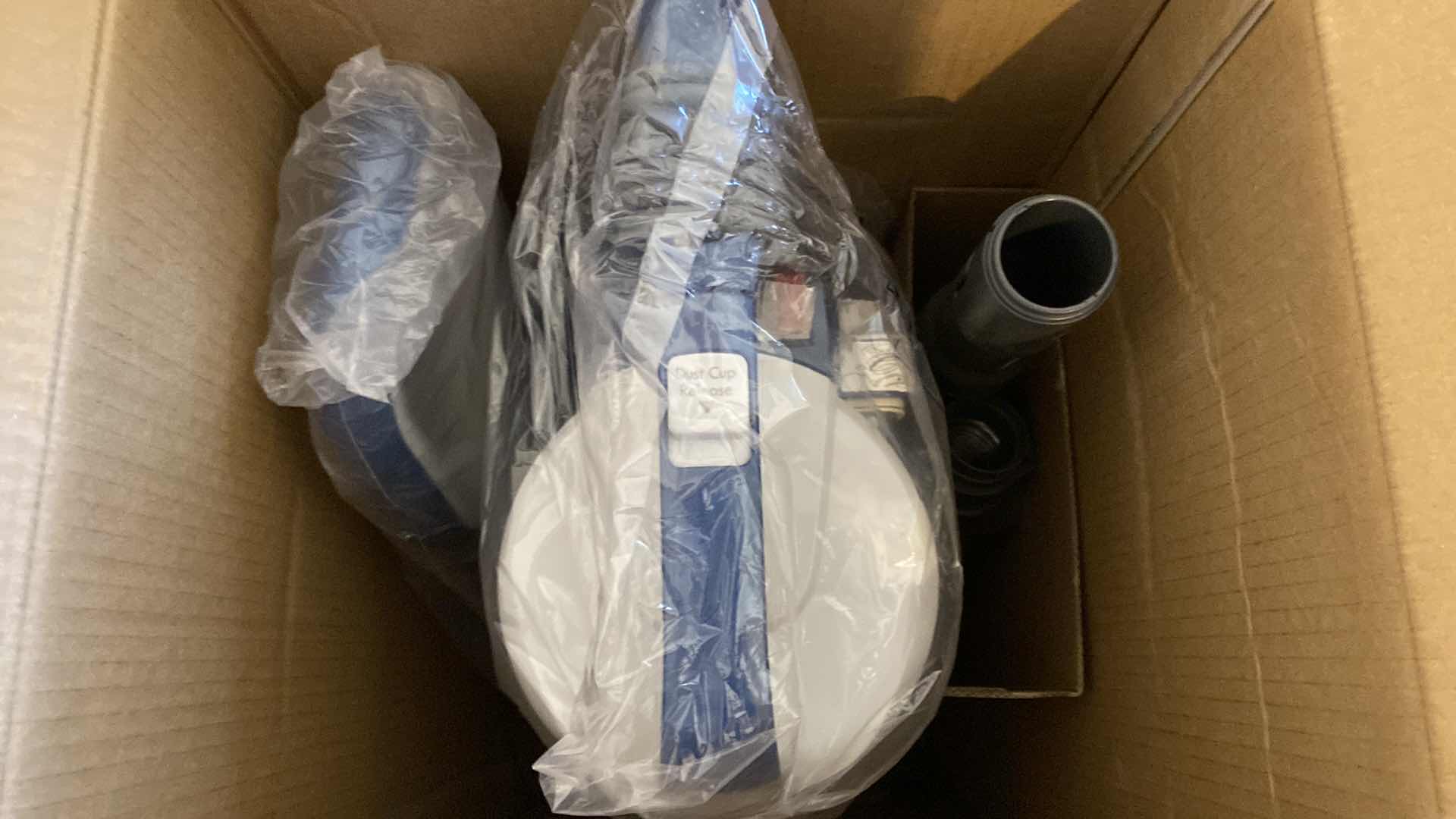 Photo 1 of KENMORE ALLERGEN SEAL BAGLESS UPRIGHT MODEL DU2109