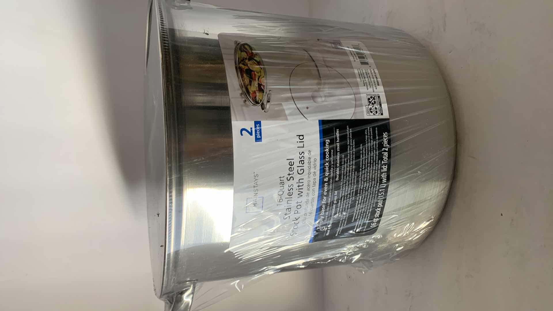 Photo 1 of MAINSTAYS 16-QUART STAINLESS STEEL STOCK POT WITH GLASS LID