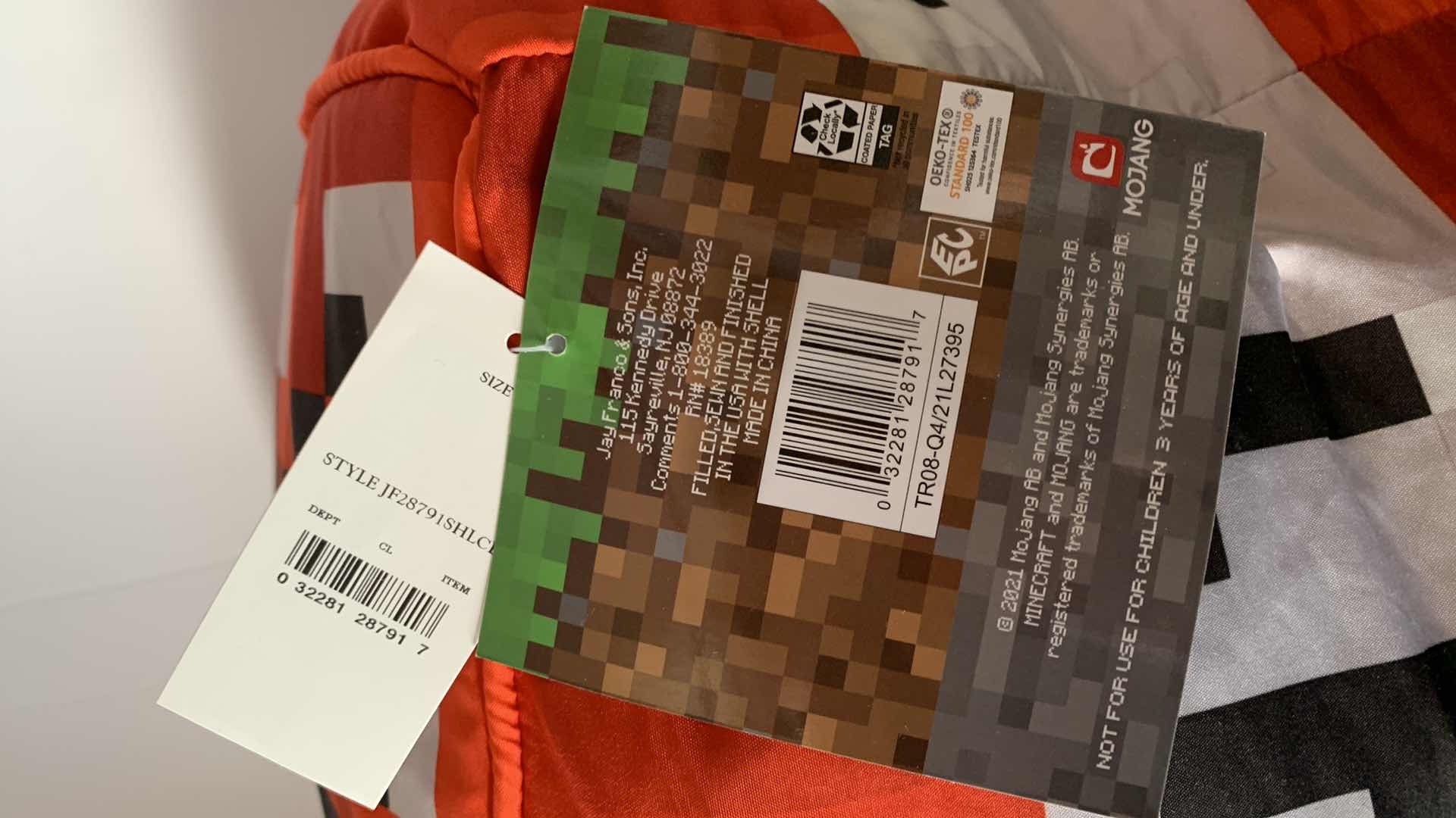 Photo 1 of MINECRAFT TNT POUF SEAT