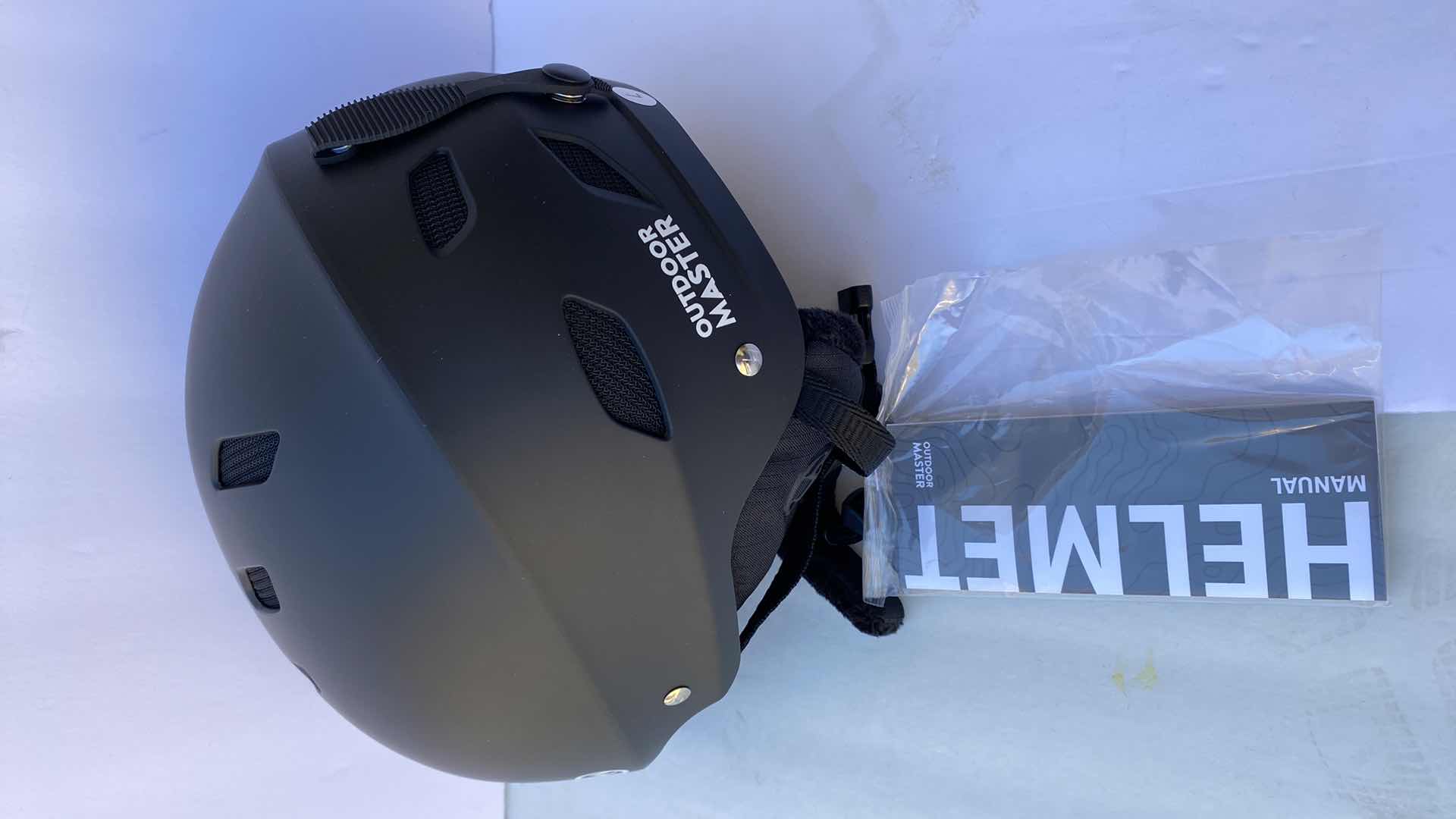 Photo 1 of OUTDOOR MASTER KELVIN SKI/SNOWBOARD HELMET SIZE L