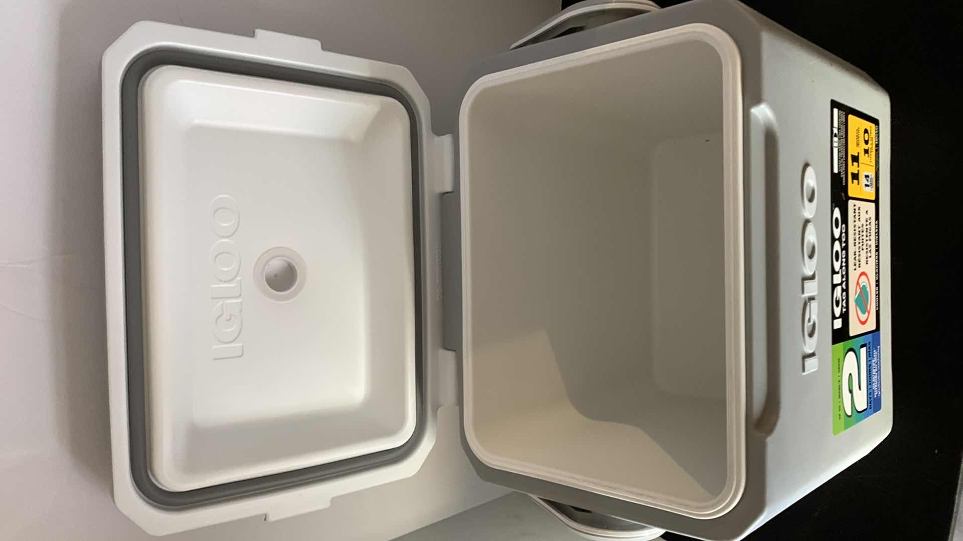 Photo 1 of IGLOO TAG ALONG TOO, 11 QUARTS, 2 DAY ICE RETENTION