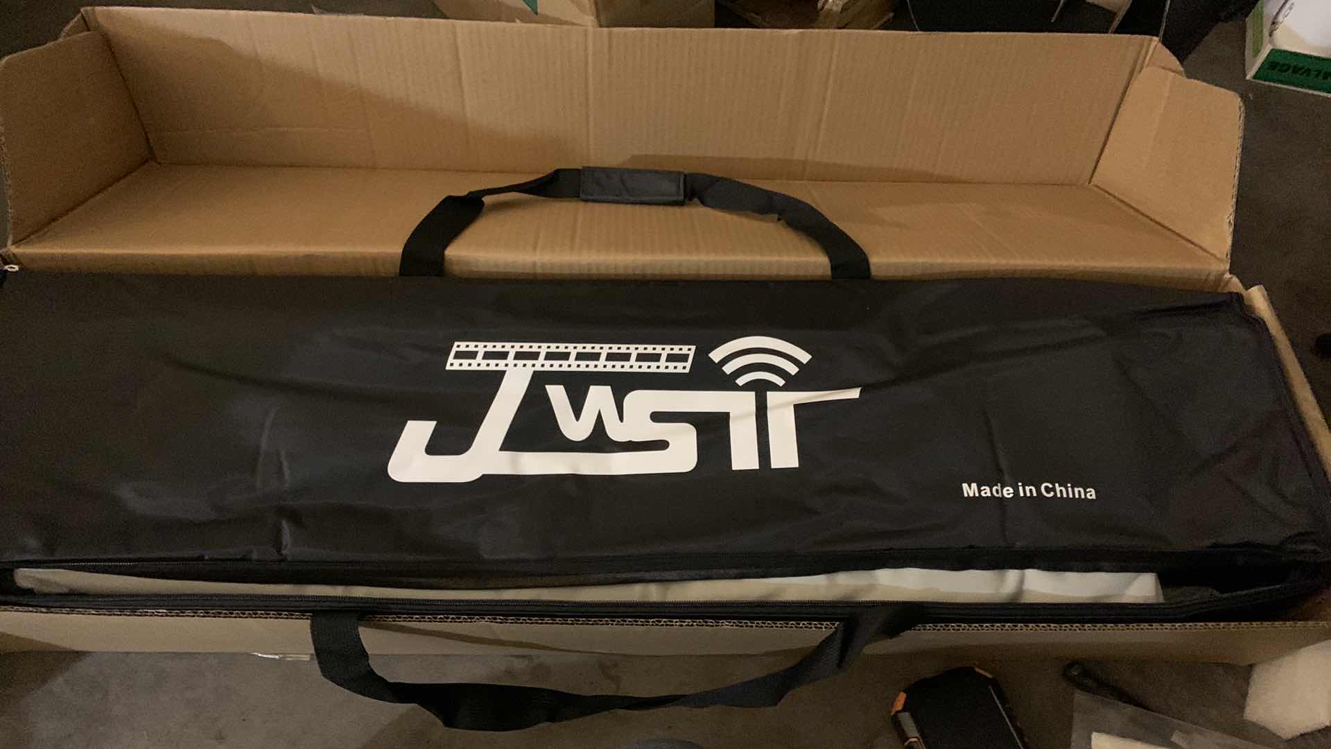 Photo 1 of JWSIT PROJECTION SCREEN