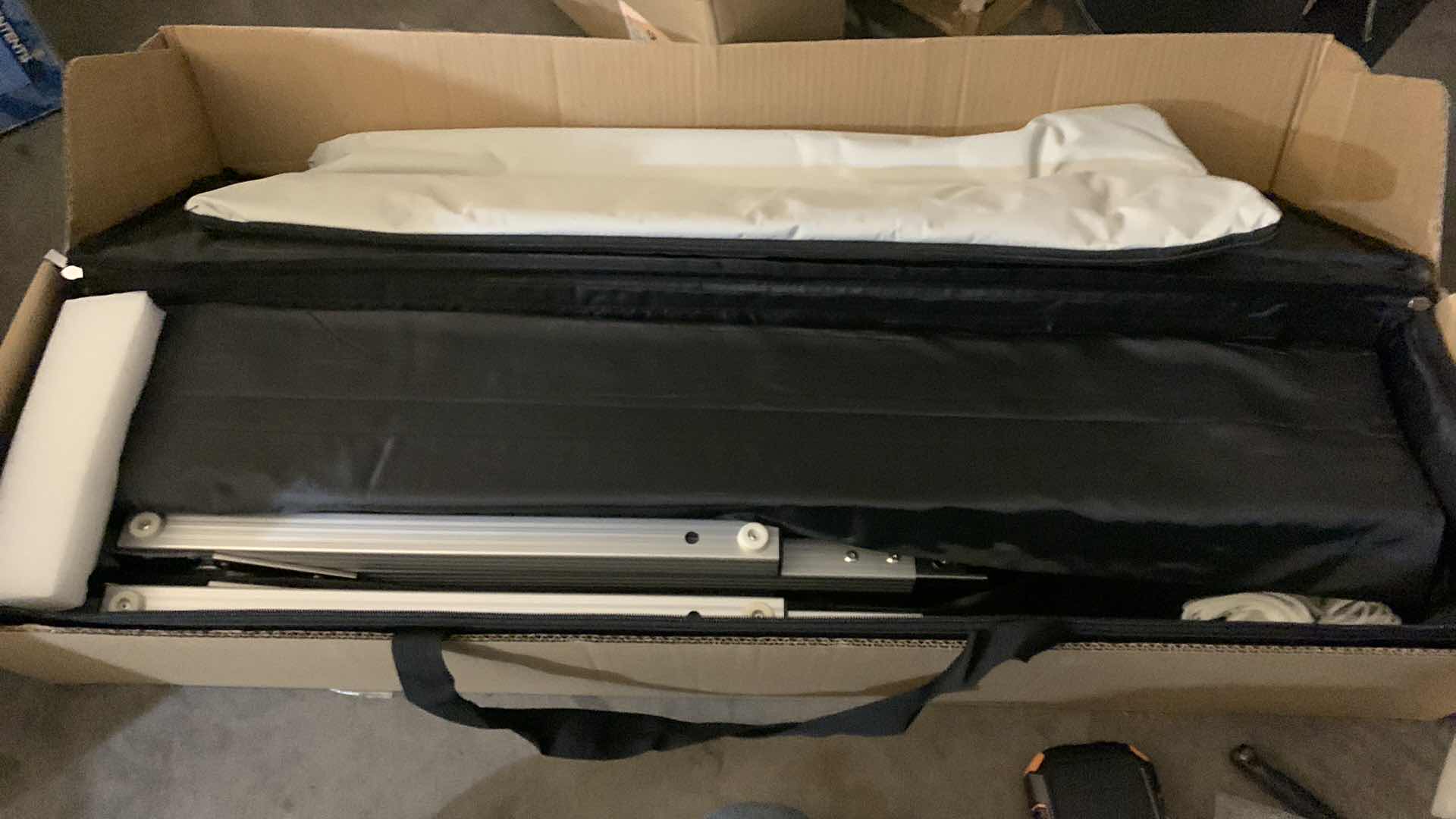 Photo 1 of JWSIT PROJECTION SCREEN